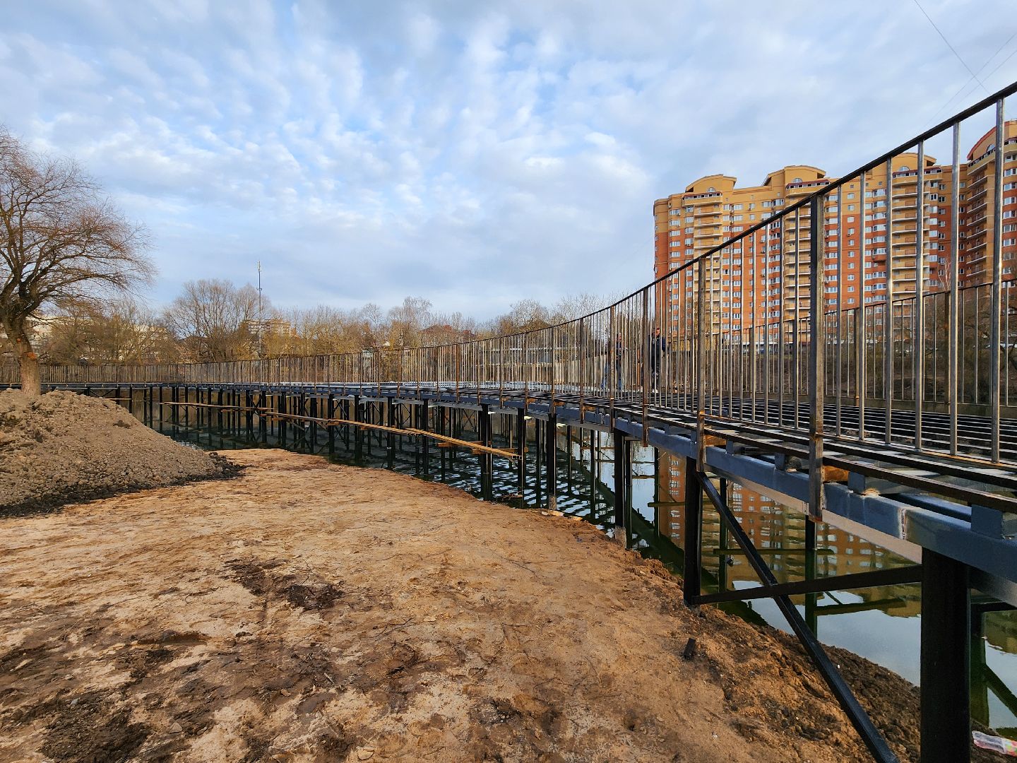 чехов, улица береговая, река теребенка, набережная, благоустройство, реконструкция, строительство, пирс, пешеходные зоны, деревянные настилы,