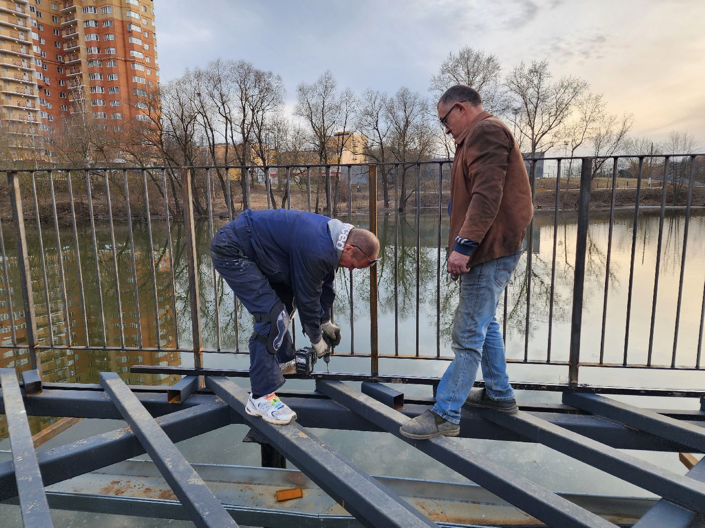 чехов, улица береговая, река теребенка, набережная, благоустройство, реконструкция, строительство, пирс, пешеходные зоны, деревянные настилы,