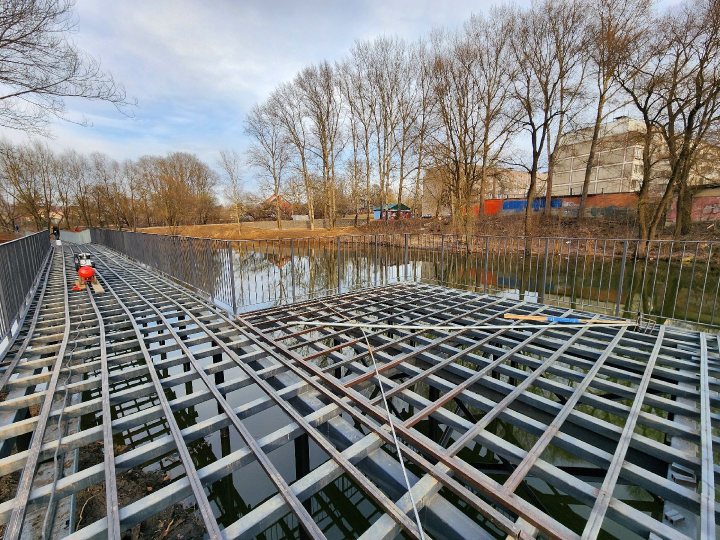 чехов, улица береговая, река теребенка, набережная, благоустройство, реконструкция, строительство, пирс, пешеходные зоны, деревянные настилы,