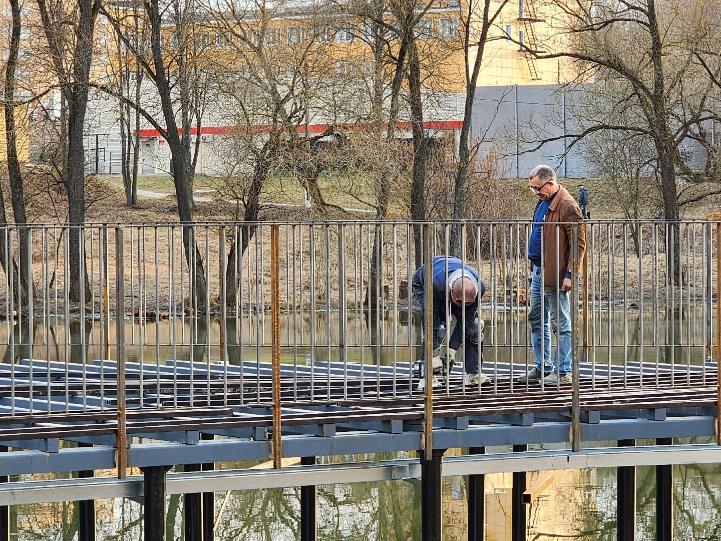 чехов, улица береговая, река теребенка, набережная, благоустройство, реконструкция, строительство, пирс, пешеходные зоны, деревянные настилы,