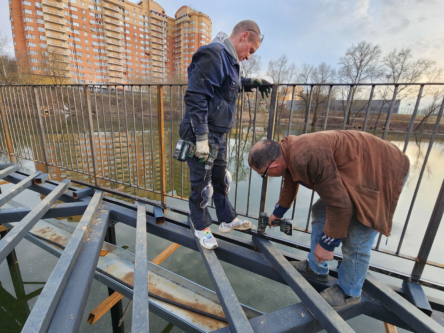 чехов, улица береговая, река теребенка, набережная, благоустройство, реконструкция, строительство, пирс, пешеходные зоны, деревянные настилы,