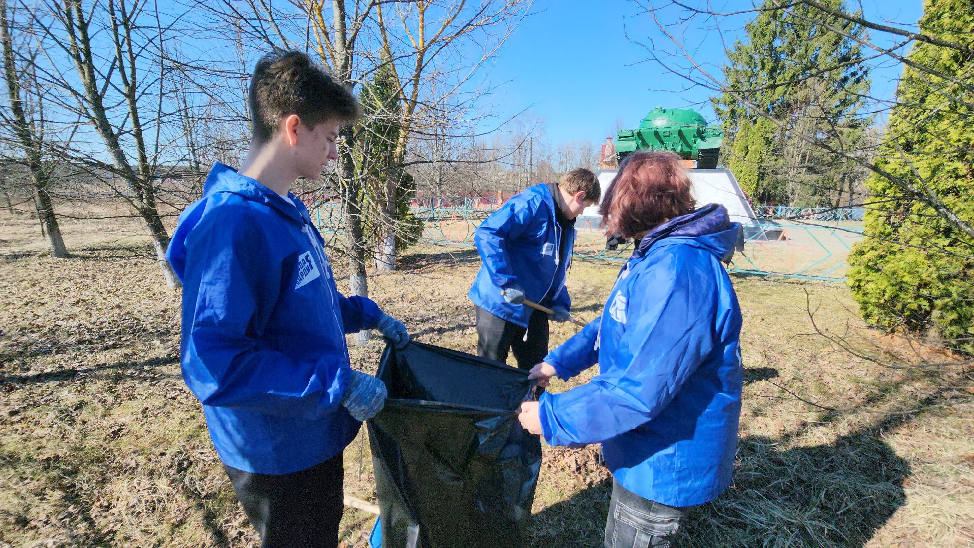 субботник, молодая гвардия, красногорск, рубеж обороны москвы,