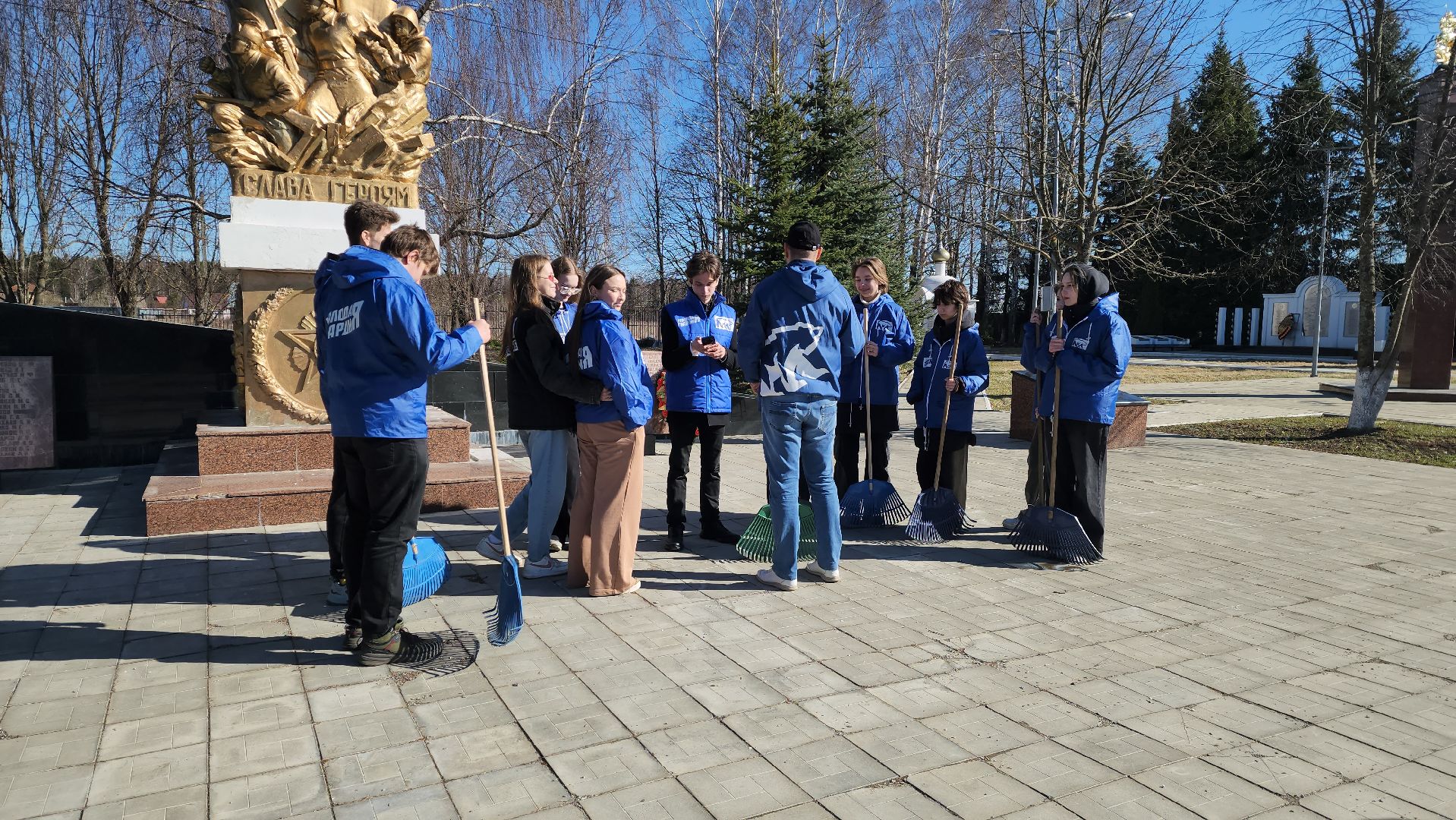 субботник, молодая гвардия, красногорск, рубеж обороны москвы,