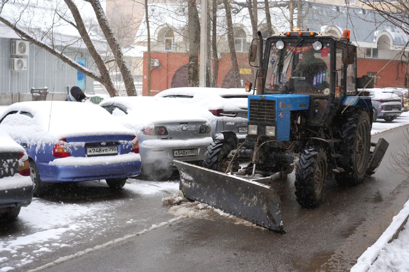 снег, коммунальные службы, сергиев посад, сергиево-посадский городской округ, снег весной,