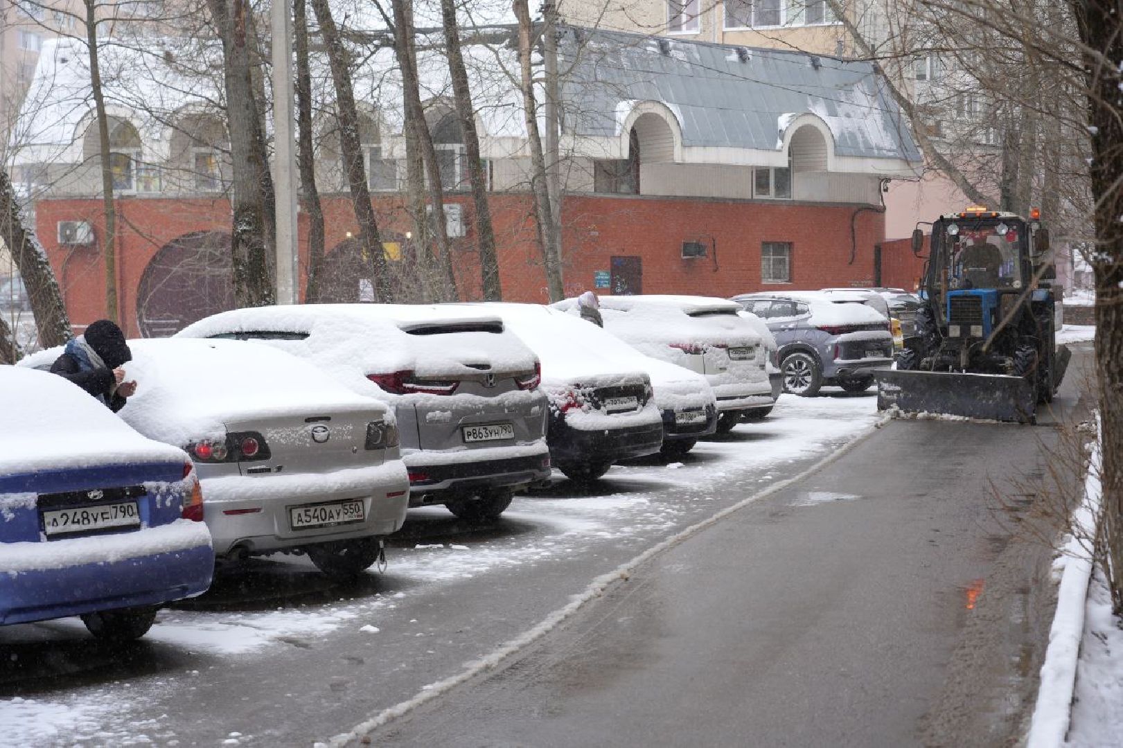 снег, коммунальные службы, сергиев посад, сергиево-посадский городской округ, снег весной,