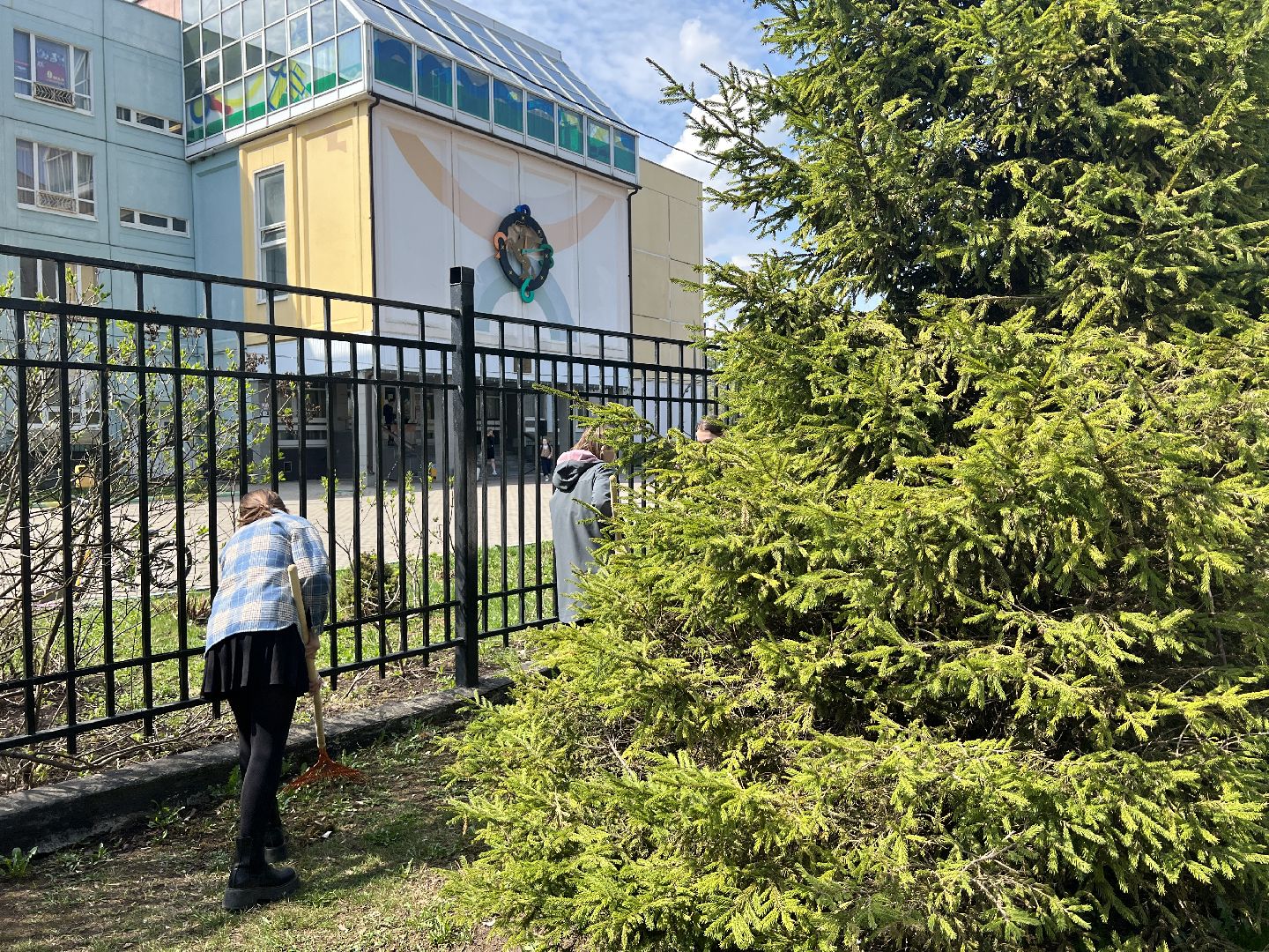 Химки, микрорайон Планерная, лицей №15, школа, дети, субботник, уборка