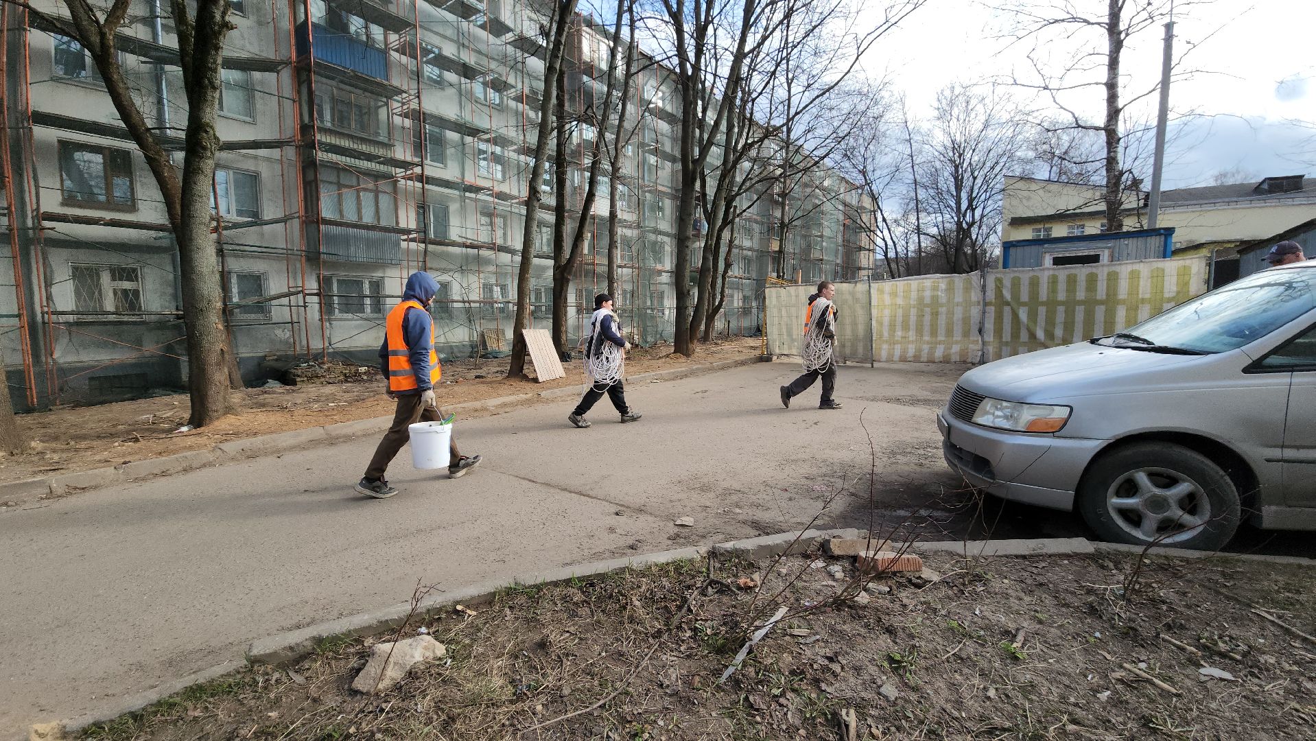 вертикалки, пушкино, капремонт, ремонт фасада дома, рабочие, подрядная организация,штукатурка, штукатурные работы,