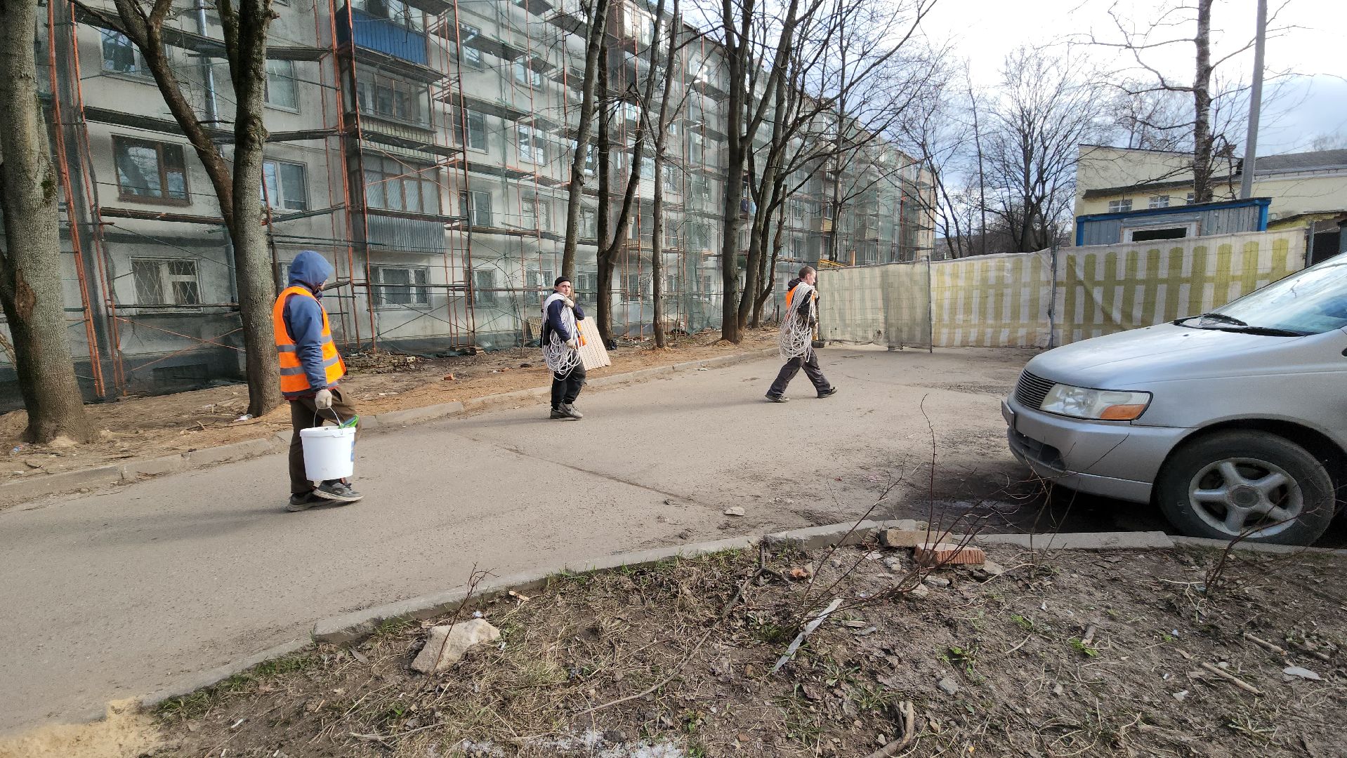 вертикалки, пушкино, капремонт, ремонт фасада дома, рабочие, подрядная организация,штукатурка, штукатурные работы,
