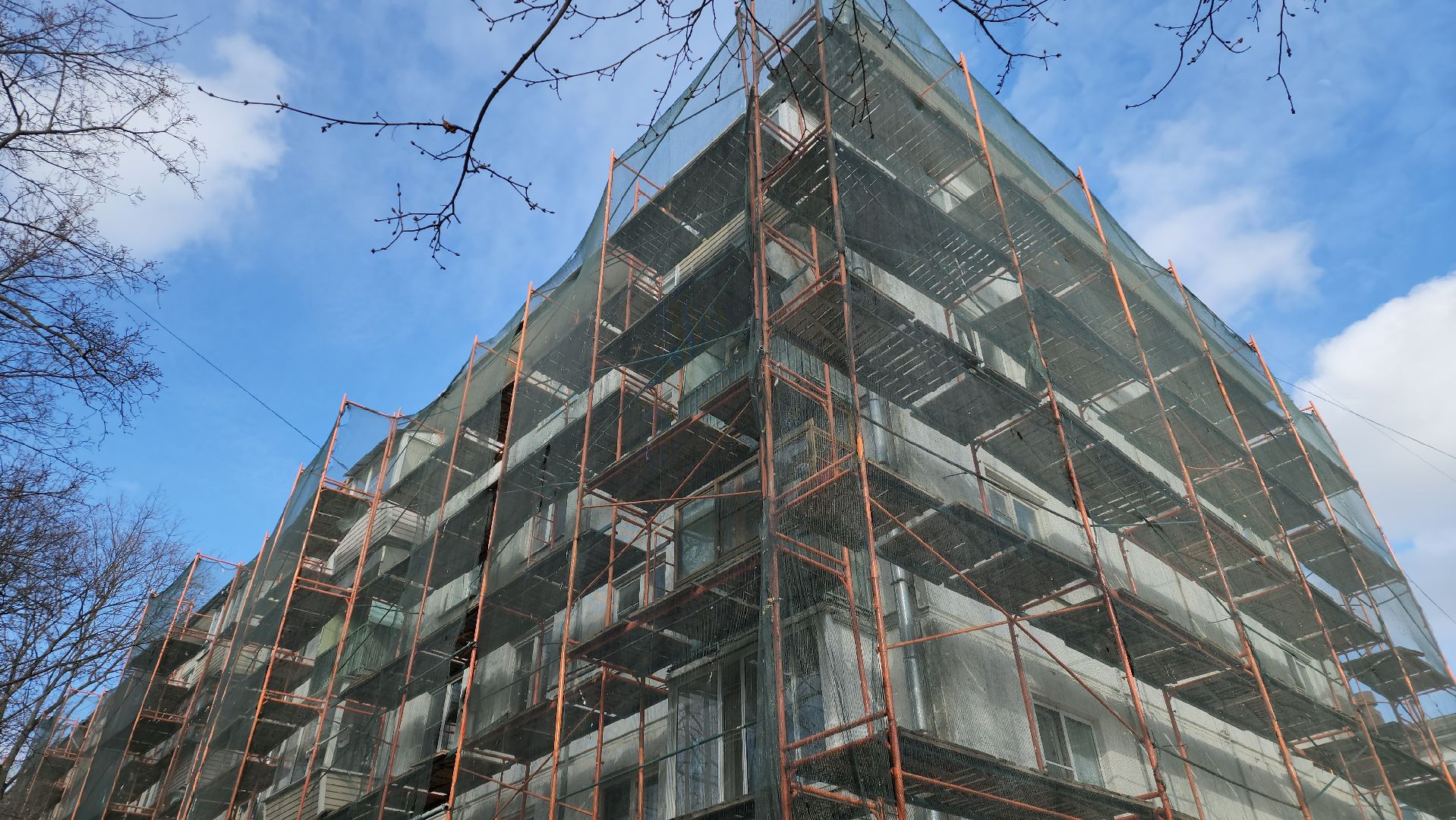 вертикалки, пушкино, капремонт, ремонт фасада дома, рабочие, подрядная организация,штукатурка, штукатурные работы,