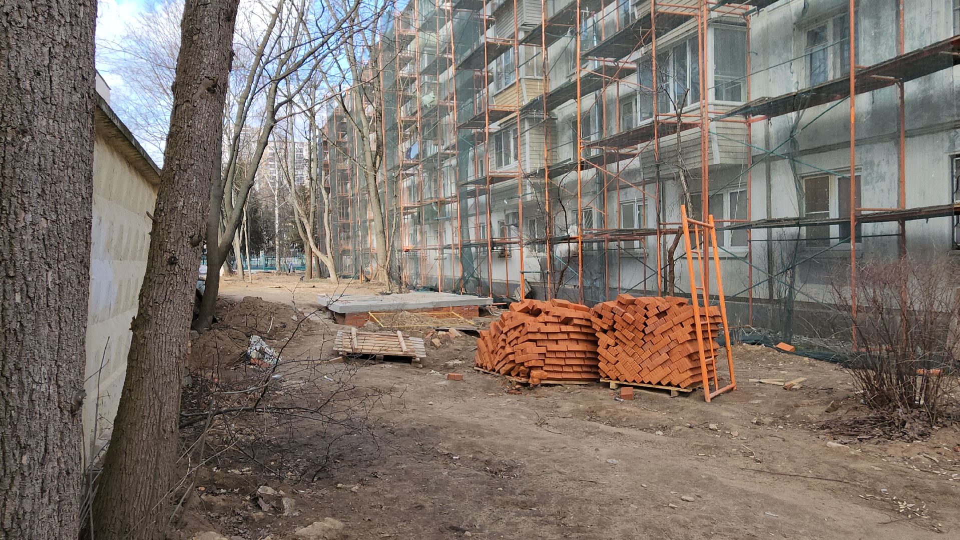 вертикалки, пушкино, капремонт, ремонт фасада дома, рабочие, подрядная организация,штукатурка, штукатурные работы,