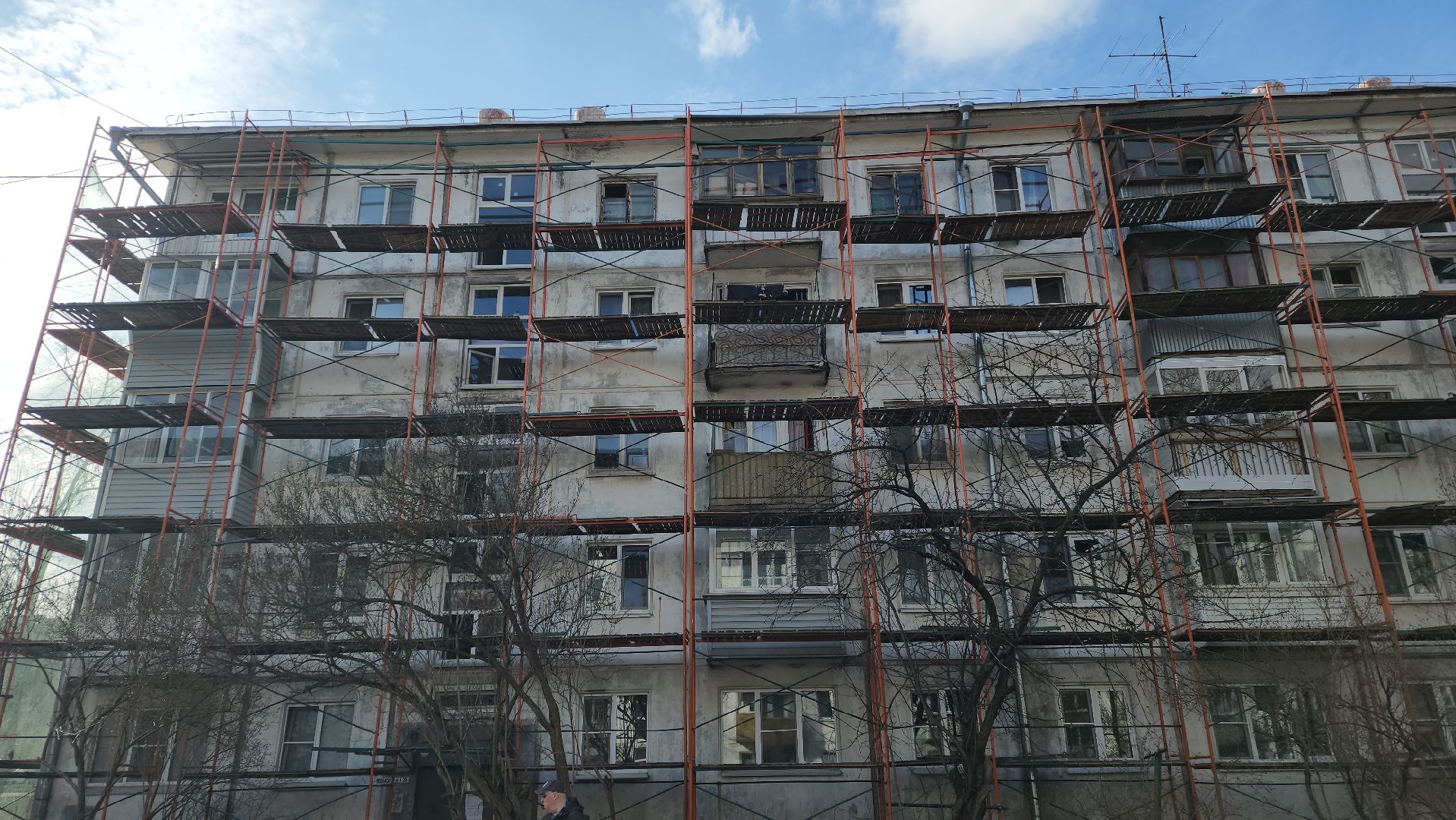 вертикалки, пушкино, капремонт, ремонт фасада дома, рабочие, подрядная организация,штукатурка, штукатурные работы,