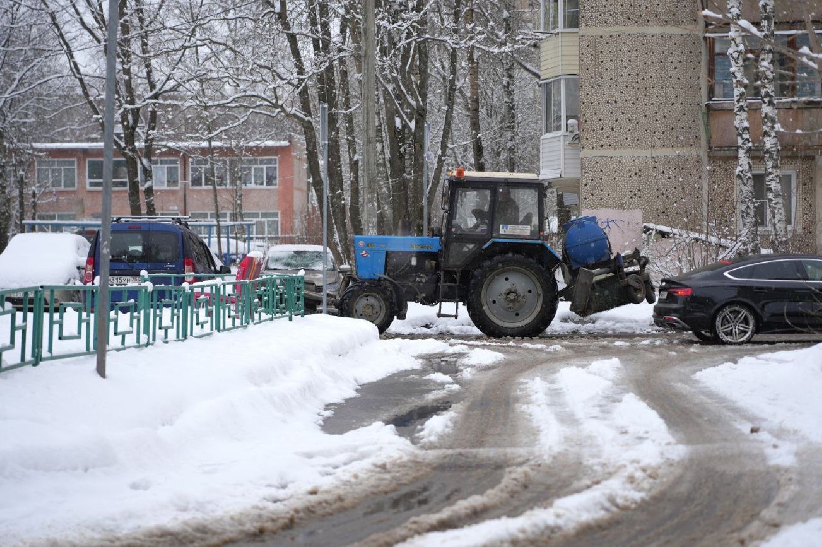 благоустройство, снегопад, сергиев посад, сергиево-посадский городской округ, уборка снега, апрельский снегопад,