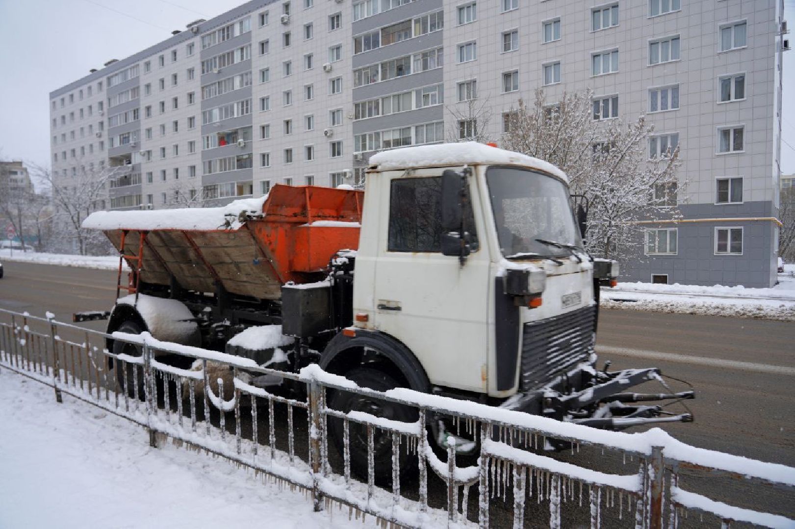 благоустройство, снегопад, сергиев посад, сергиево-посадский городской округ, уборка снега, апрельский снегопад,