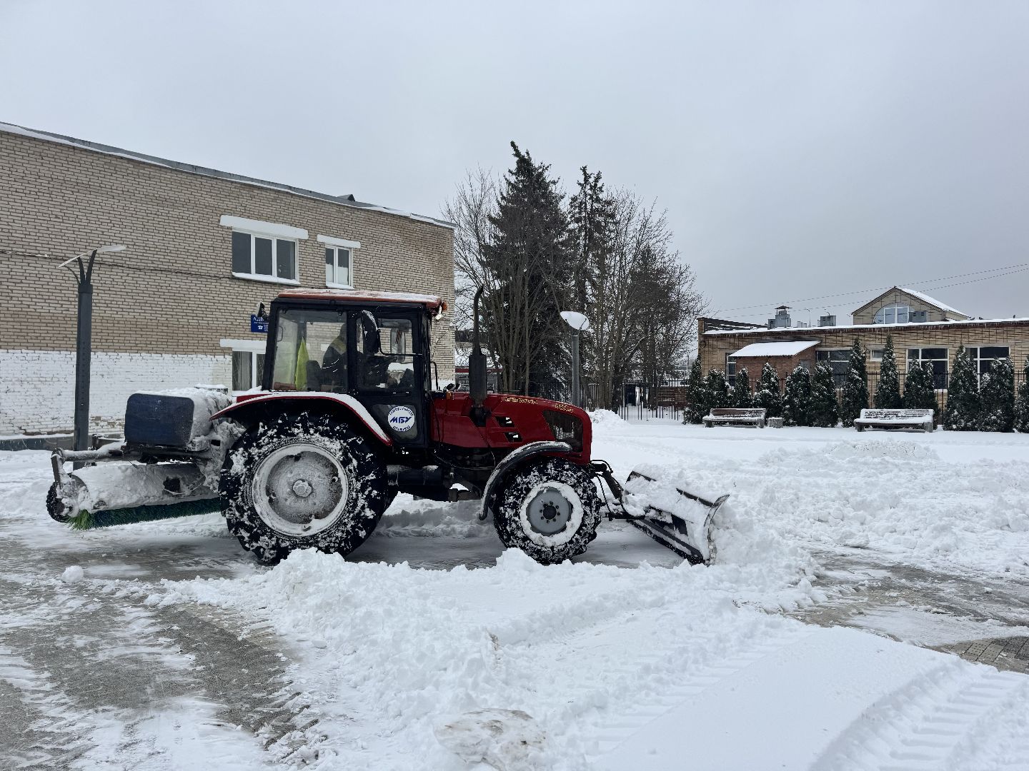 шаховская, снегопад, снег весной,
