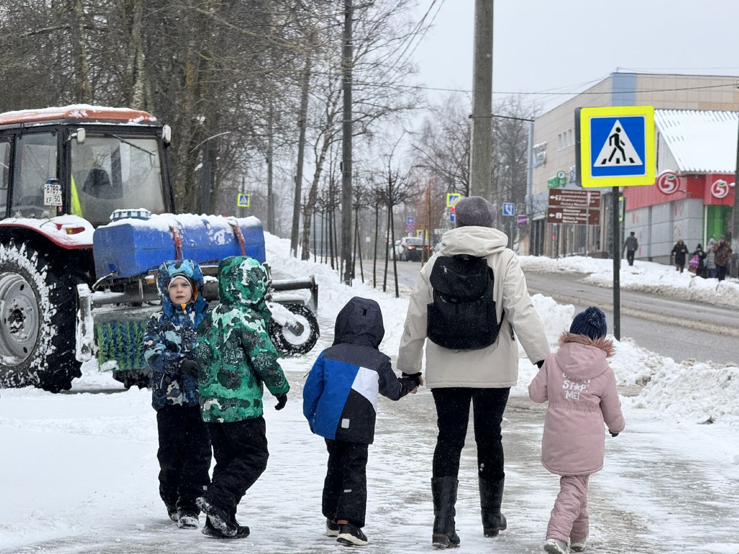 шаховская, снегопад, снег весной,
