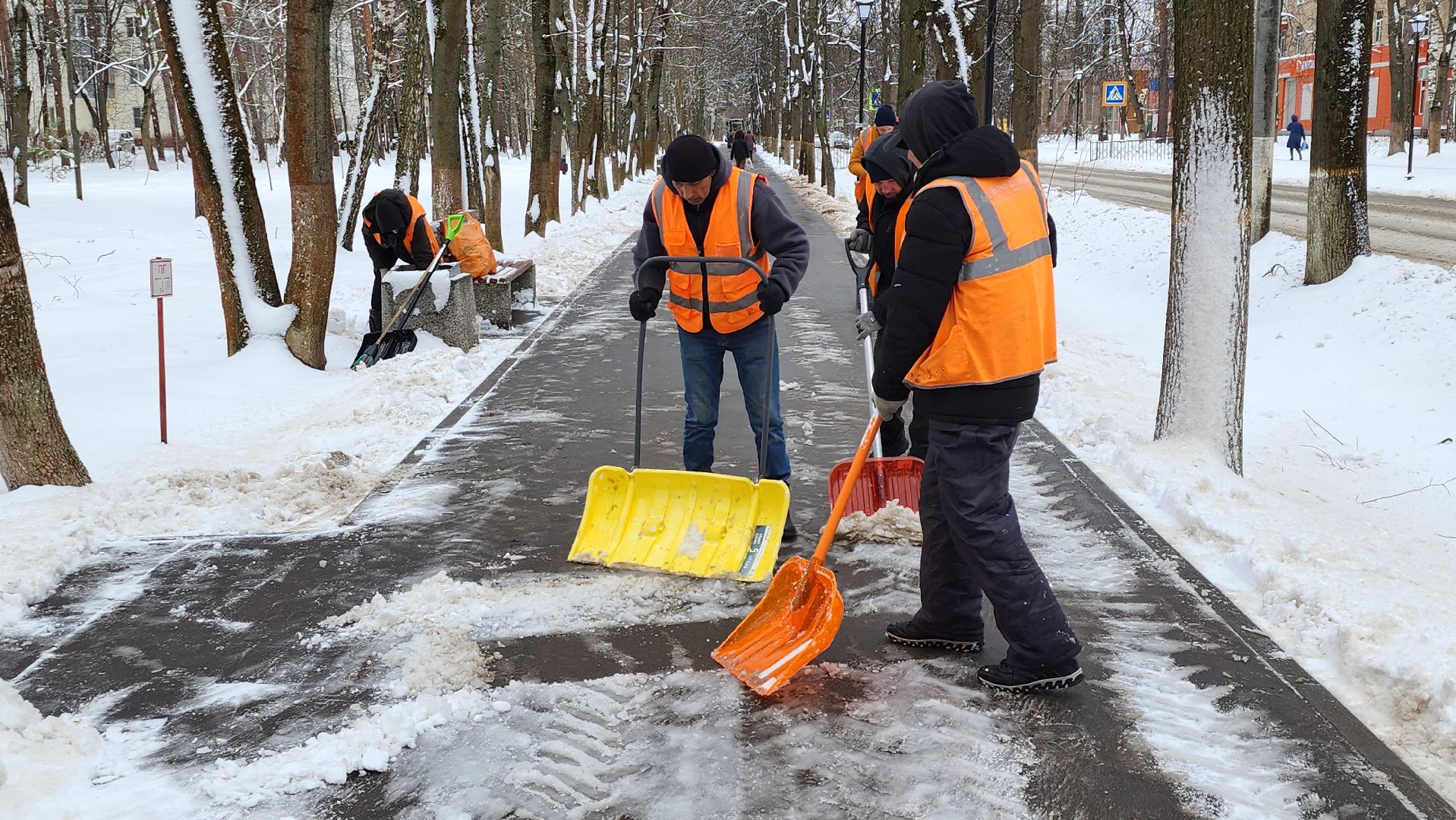 убока снега, монино, механизированная уборка,