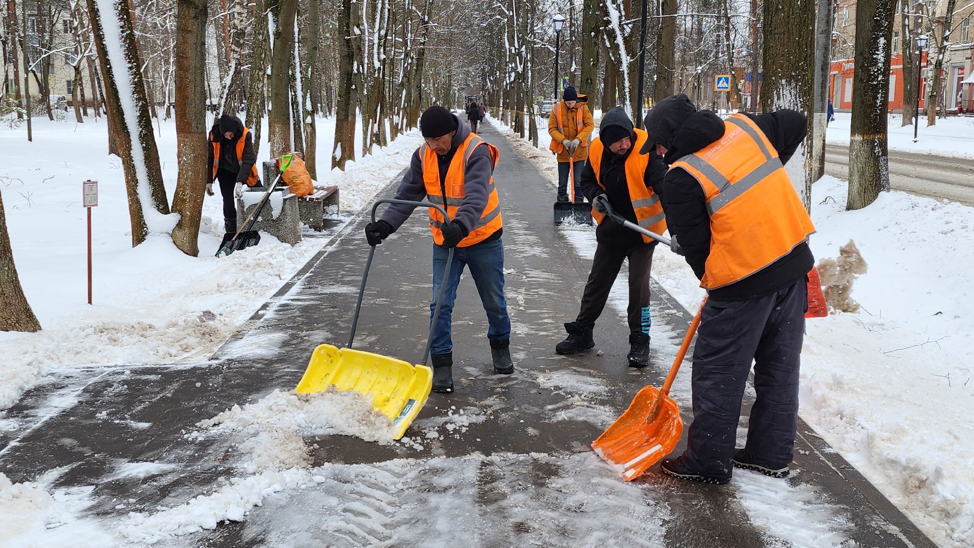 убока снега, монино, механизированная уборка,