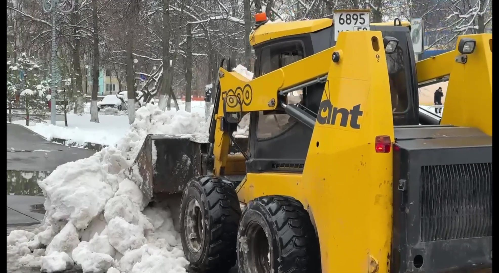реутов, снег, снегопад, уборка, трактор бобкэт, снегопад зион,