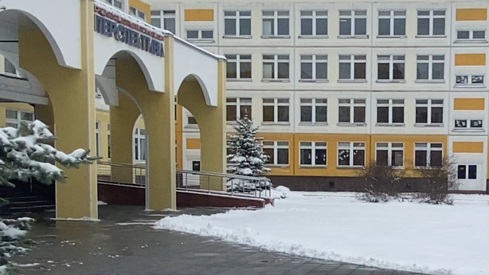 уборка снега, снег в апреле, мку жкх и благоустройство, коммунальщики власихи,