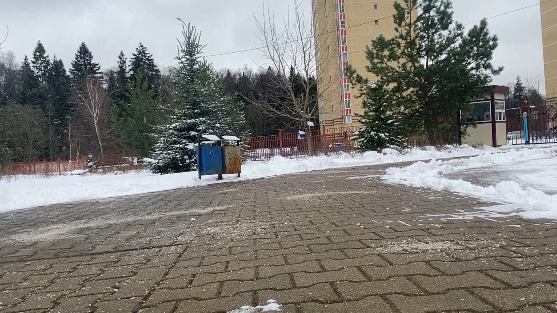 уборка снега, снег в апреле, мку жкх и благоустройство, коммунальщики власихи,