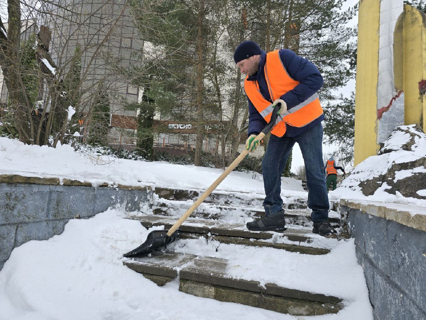можайск, можайский муниципальный округ, подмосковье, жкх, уборка снега, циклон Зион, коммунальщики,снегопад, дворники,