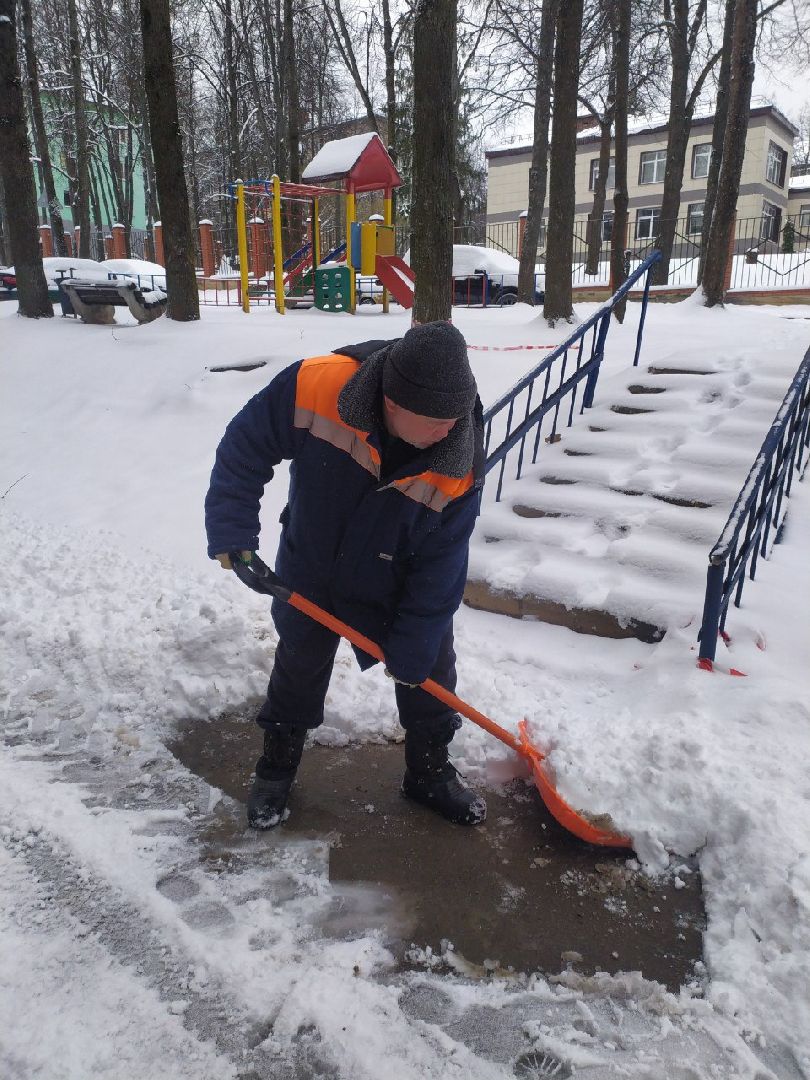 красноармейск, городской округ пушкинский, снег в апреле, уборка города от снега,