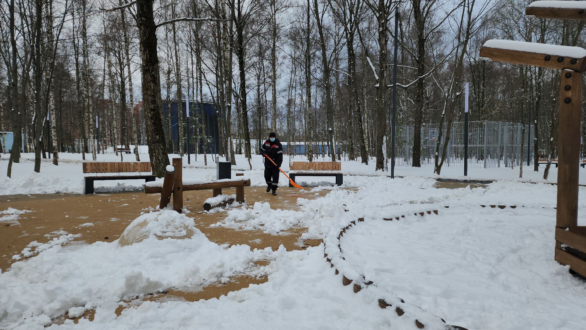 Центральный парк, Уборка снега, Лобня, детские игровые площадки,