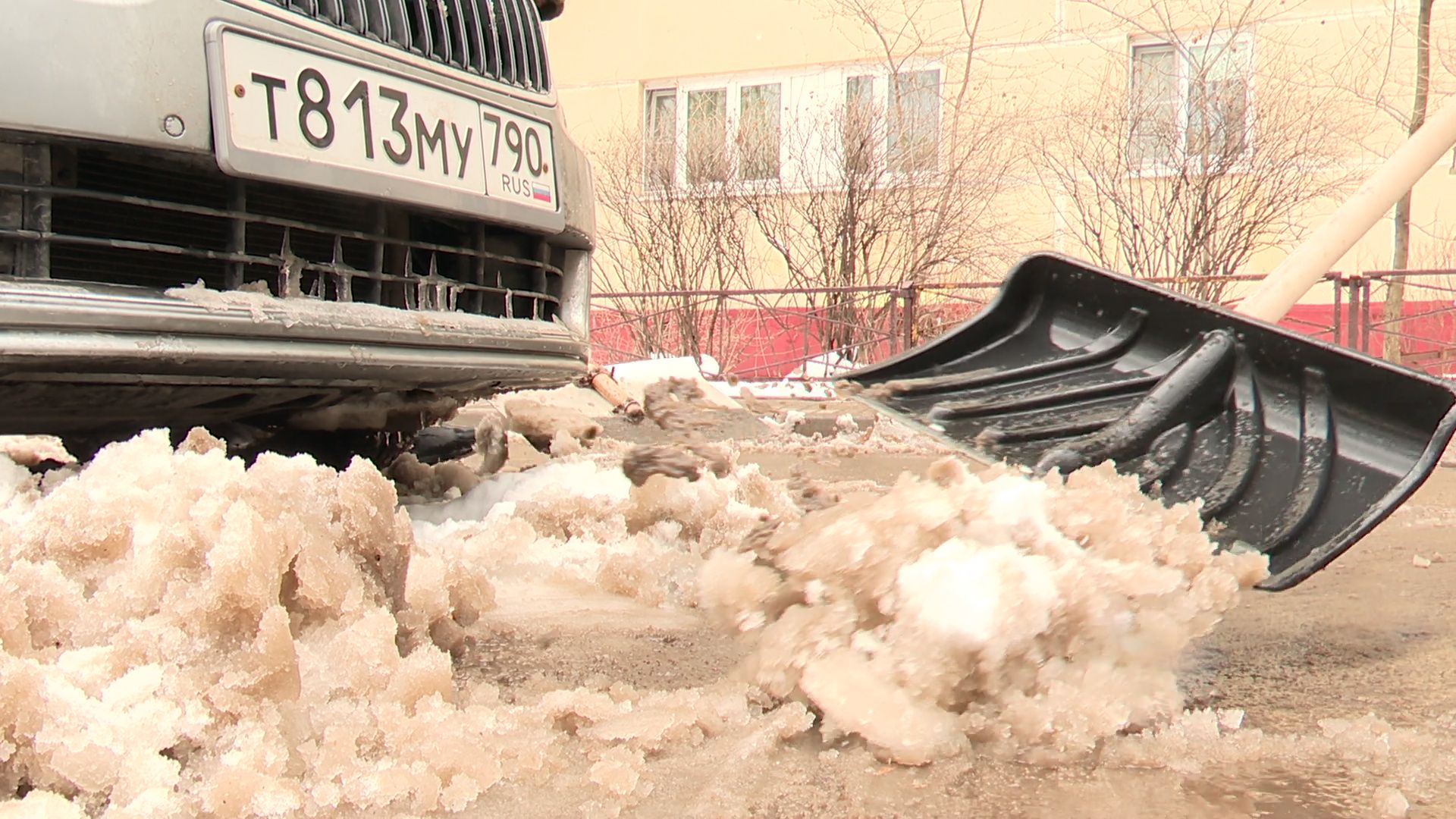 реутов, снег, снег в апреле, сосульки, обработка дорог, циклон зион,