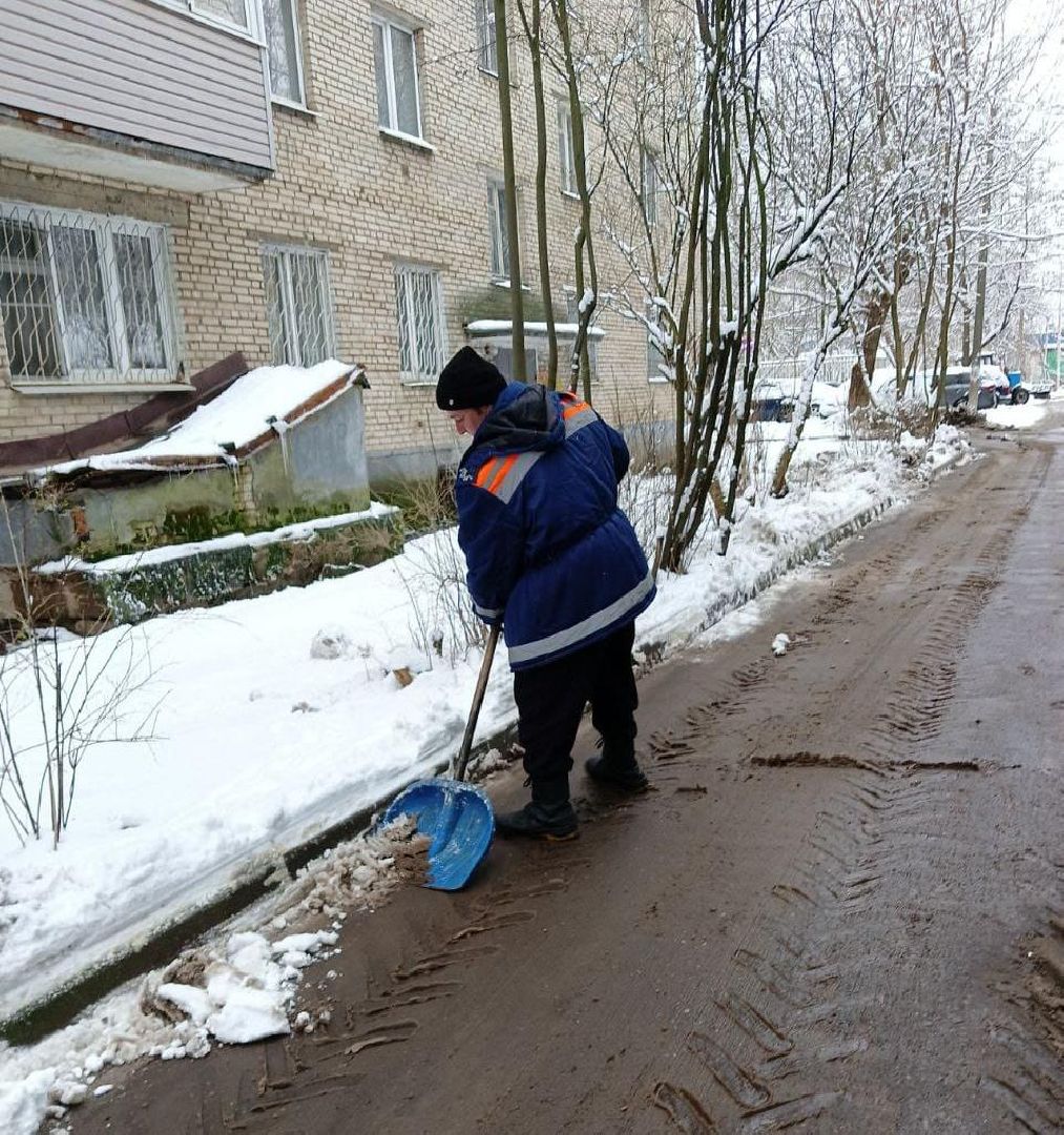 пушкино, снегопад, уборка снега и наледи, коммунальные службы, дорога, тротуар, погода, снежный покров,