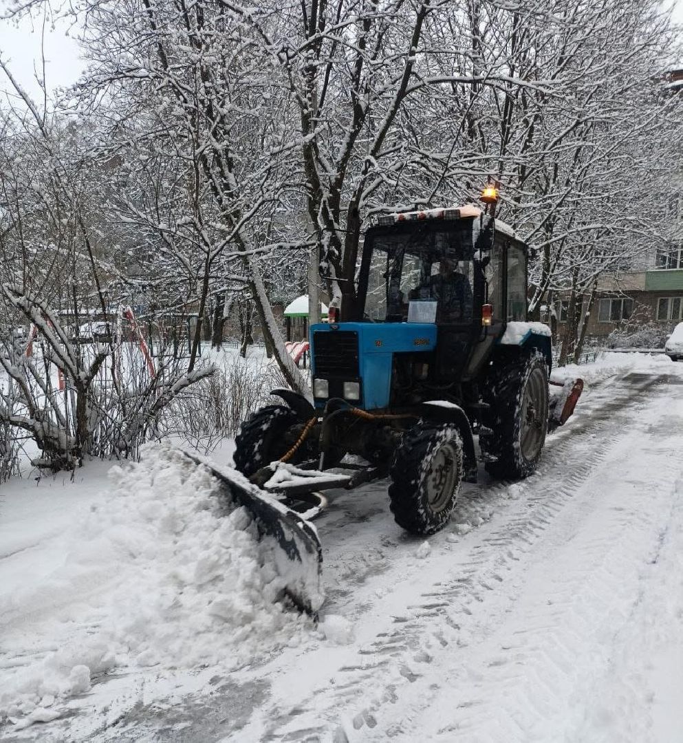 пушкино, снегопад, уборка снега и наледи, коммунальные службы, дорога, тротуар, погода, снежный покров,