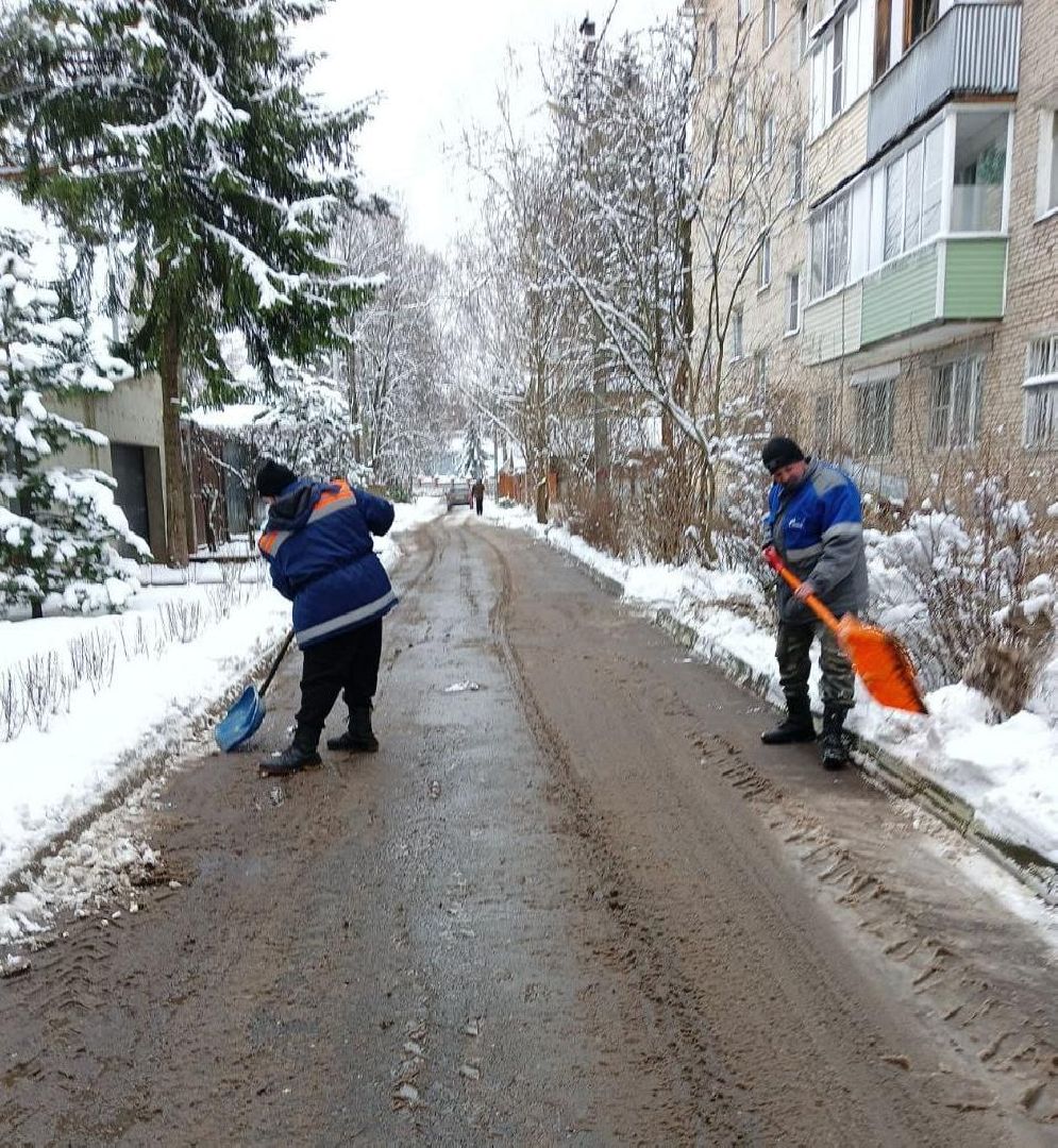 пушкино, снегопад, уборка снега и наледи, коммунальные службы, дорога, тротуар, погода, снежный покров,