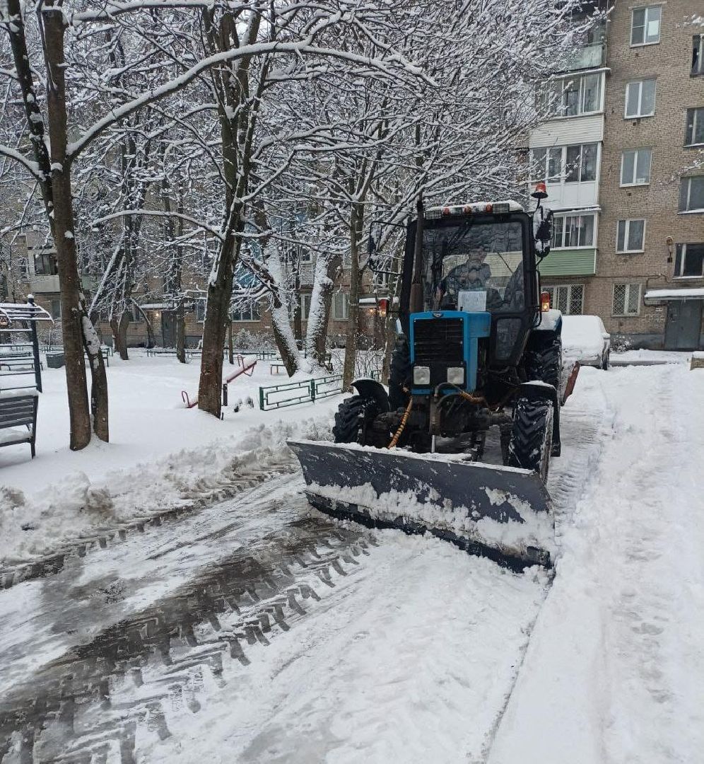 пушкино, снегопад, уборка снега и наледи, коммунальные службы, дорога, тротуар, погода, снежный покров,
