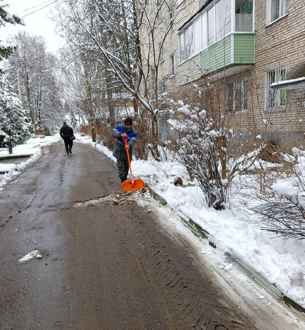 пушкино, снегопад, уборка снега и наледи, коммунальные службы, дорога, тротуар, погода, снежный покров,