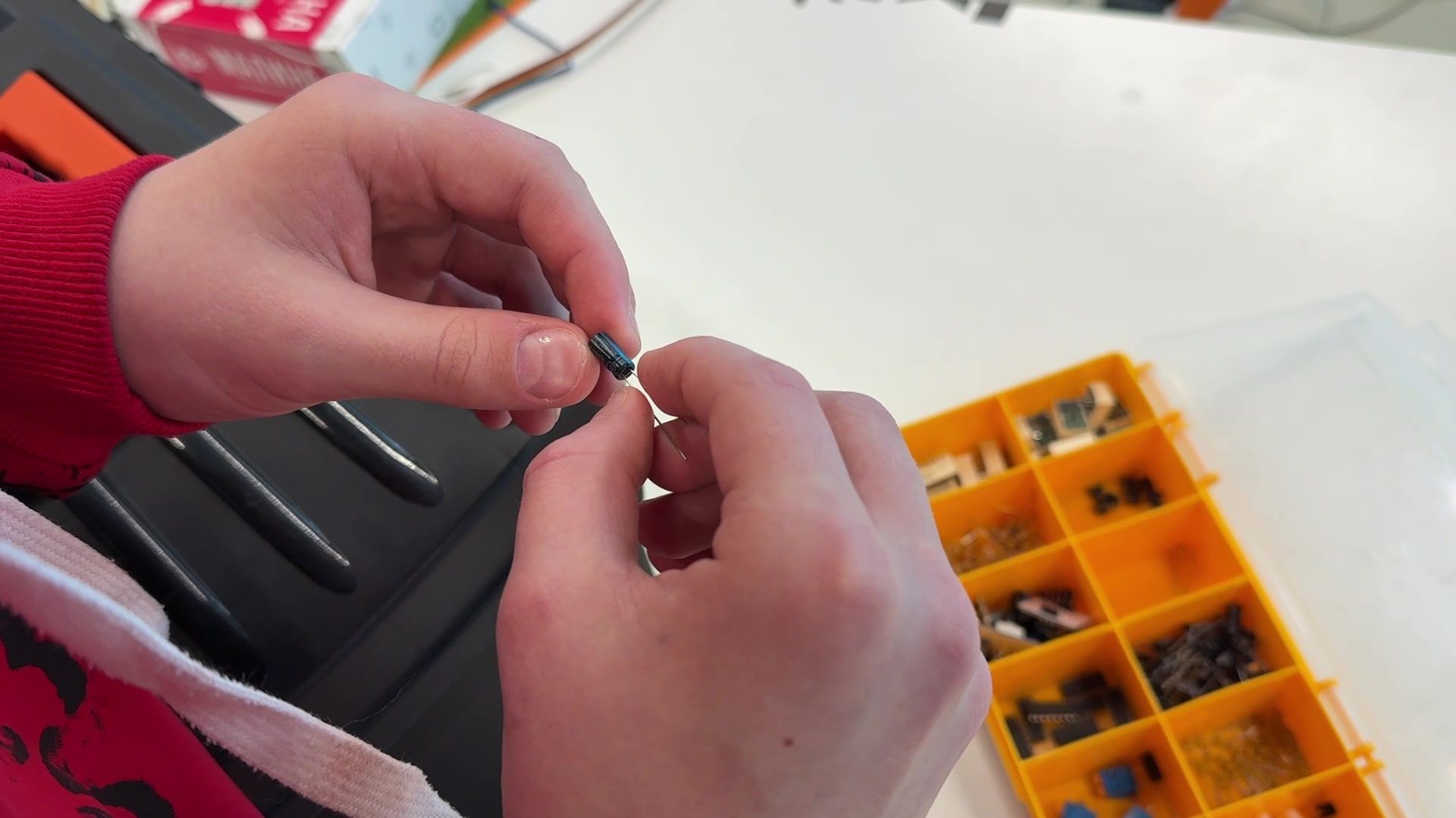 реутов, изобретариум, образование, детское творчество, бионический протез руки, Илья Зарифуллин,