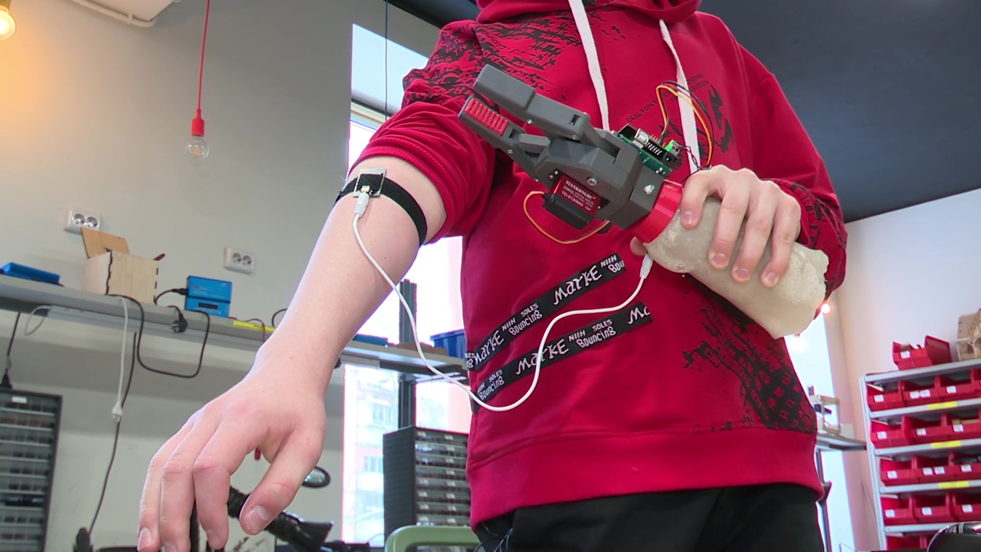 реутов, изобретариум, образование, детское творчество, бионический протез руки, Илья Зарифуллин,