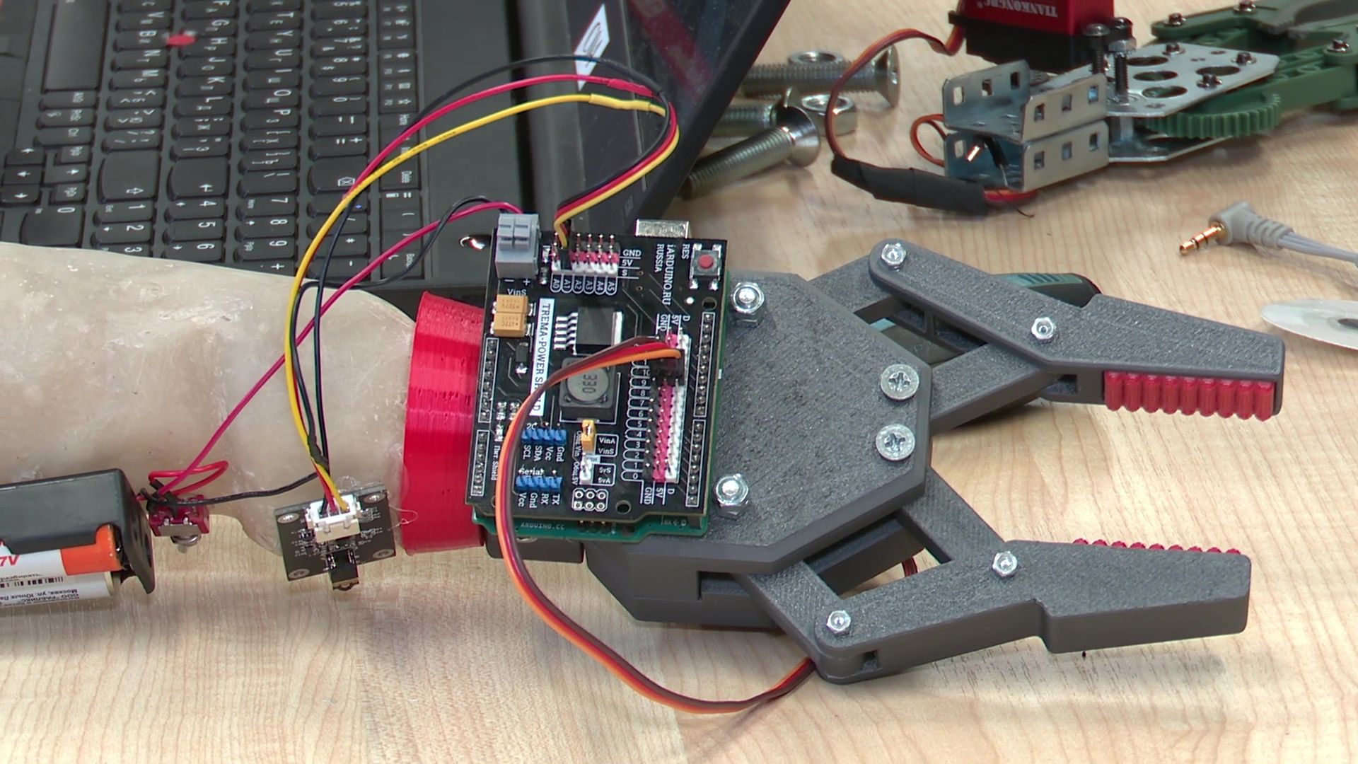 реутов, изобретариум, образование, детское творчество, бионический протез руки, Илья Зарифуллин,