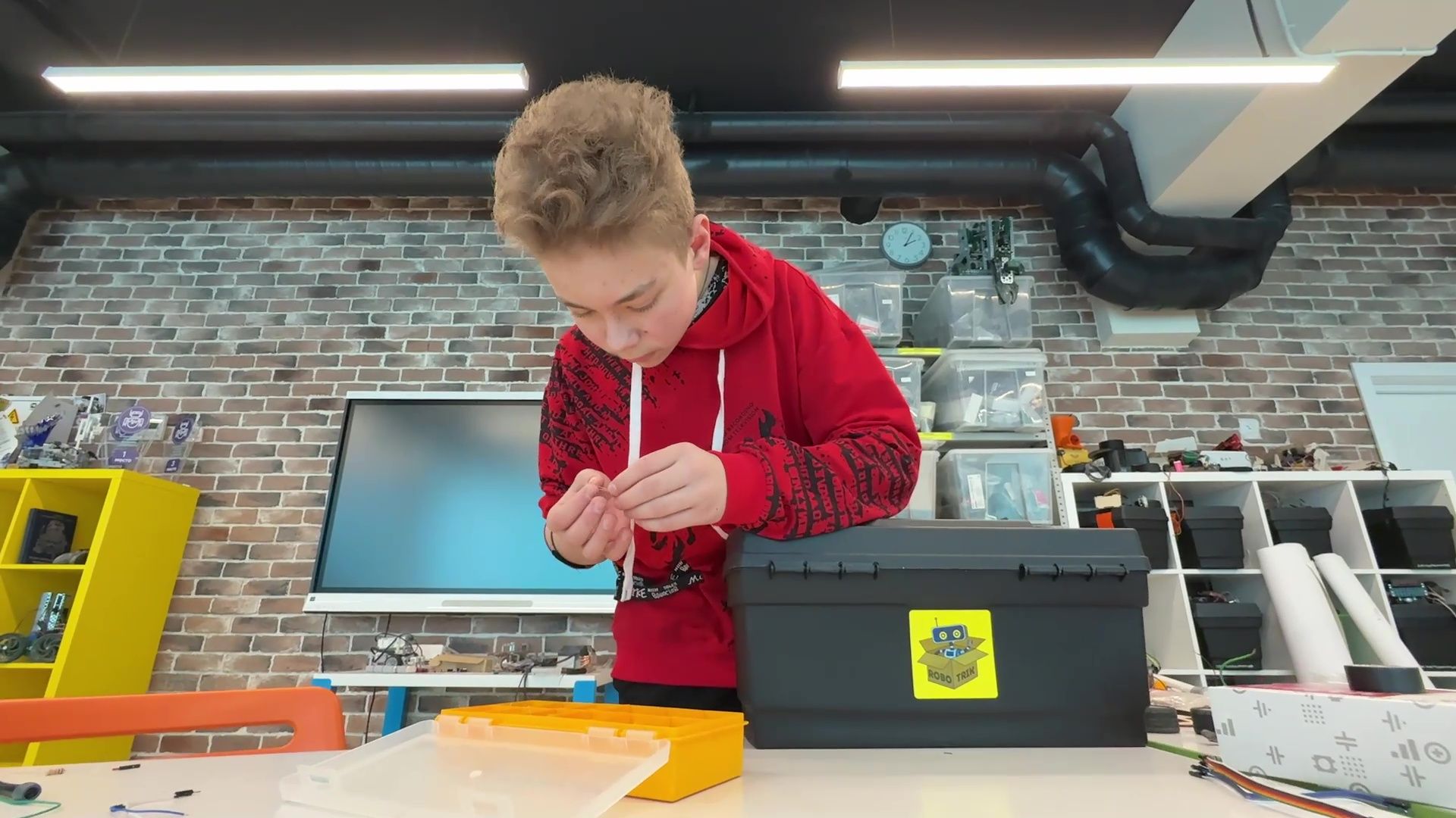 реутов, изобретариум, образование, детское творчество, бионический протез руки, Илья Зарифуллин,