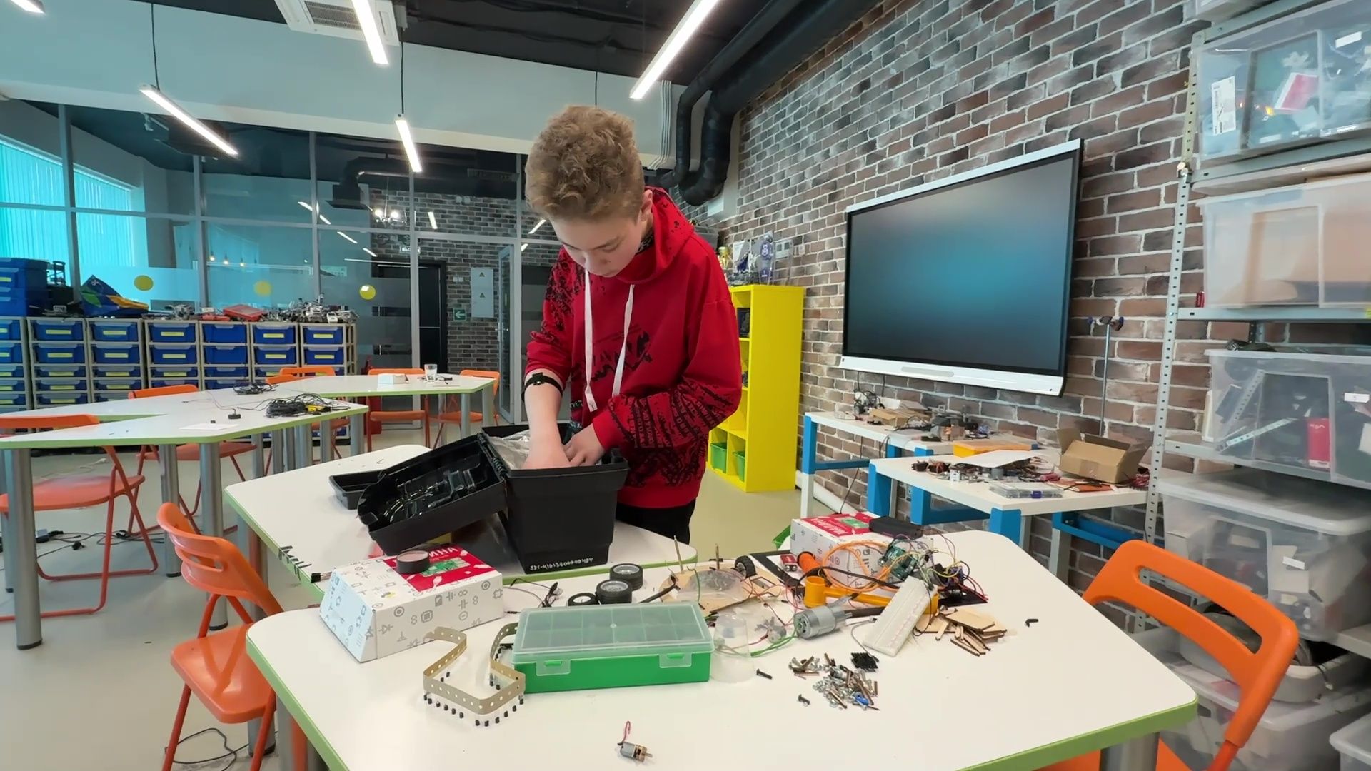 реутов, изобретариум, образование, детское творчество, бионический протез руки, Илья Зарифуллин,