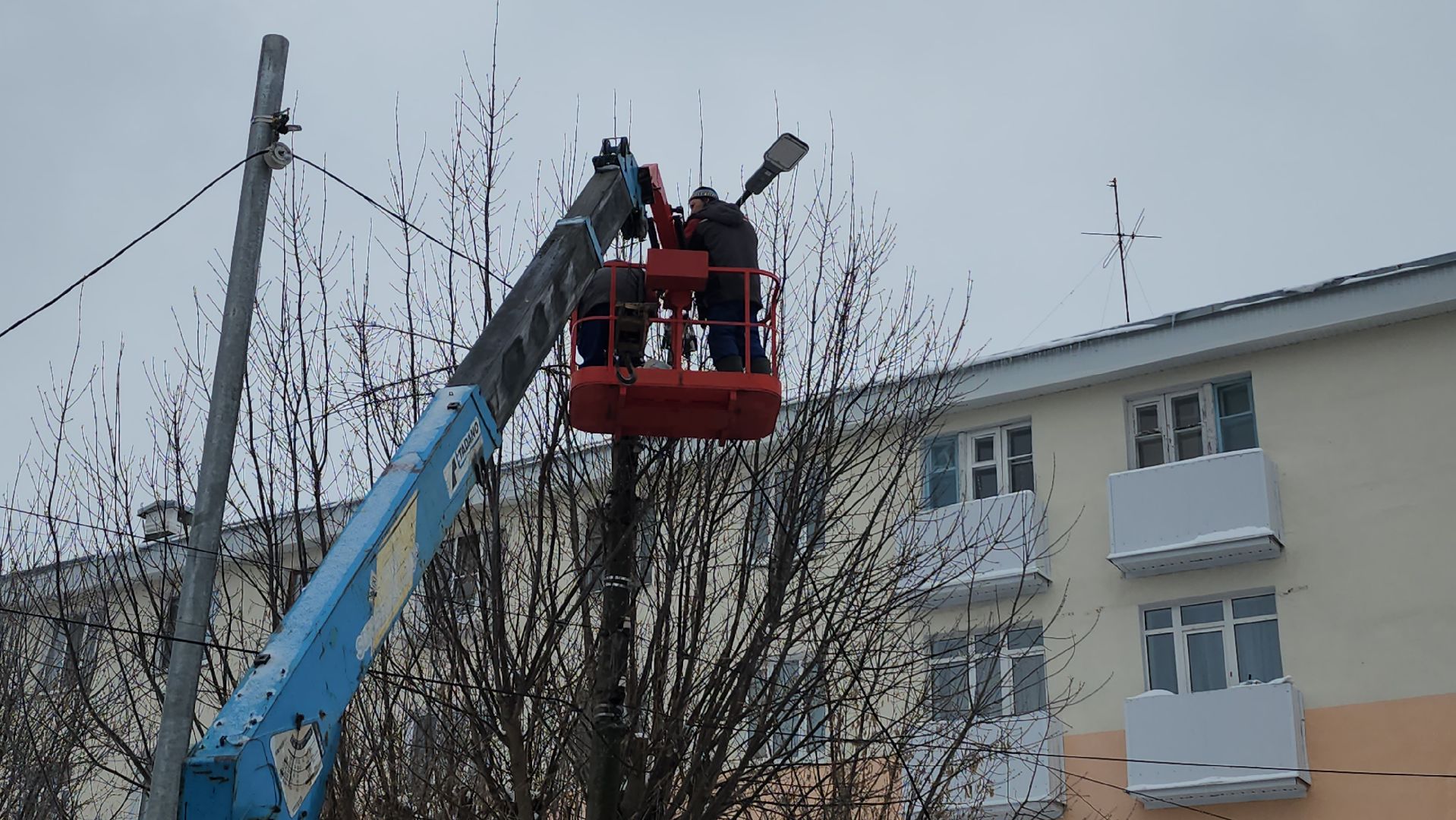 серпухов, улица крюкова, ремонт уличного освещения, жкх,