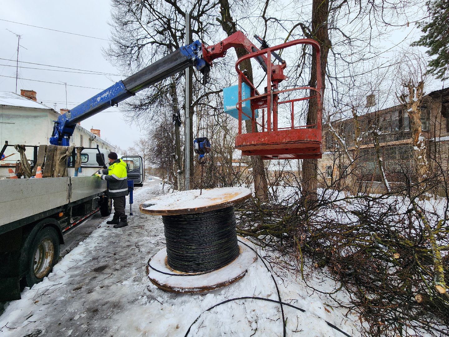 серпухов, улица крюкова, ремонт уличного освещения, жкх,