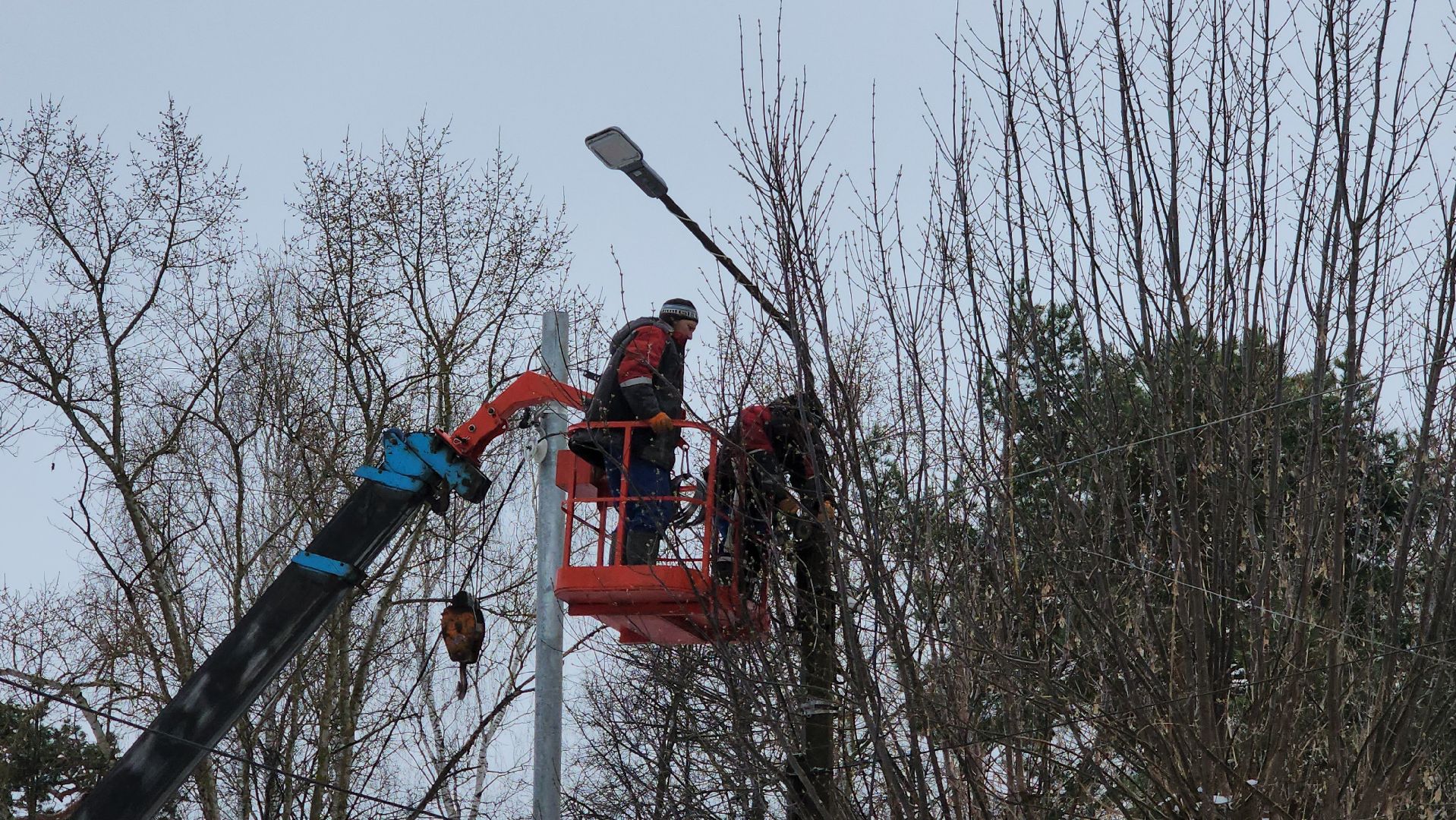 серпухов, улица крюкова, ремонт уличного освещения, жкх,