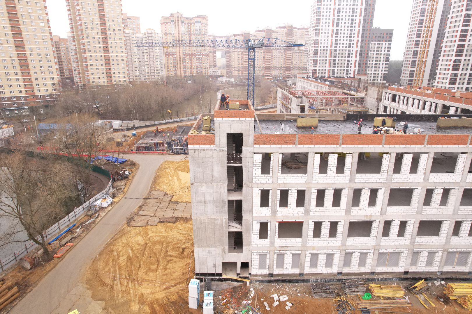 видео с коптера, школа и детский сад в котельниках, строительство в котельниках,