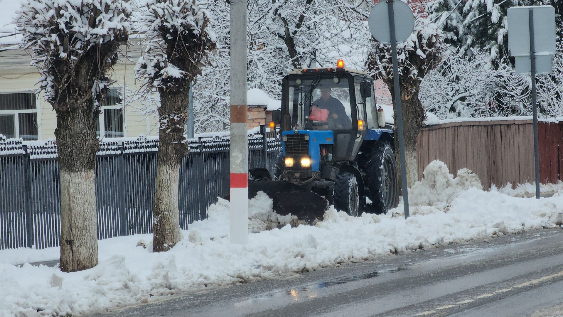 Павловский Посад, уборка, снег,