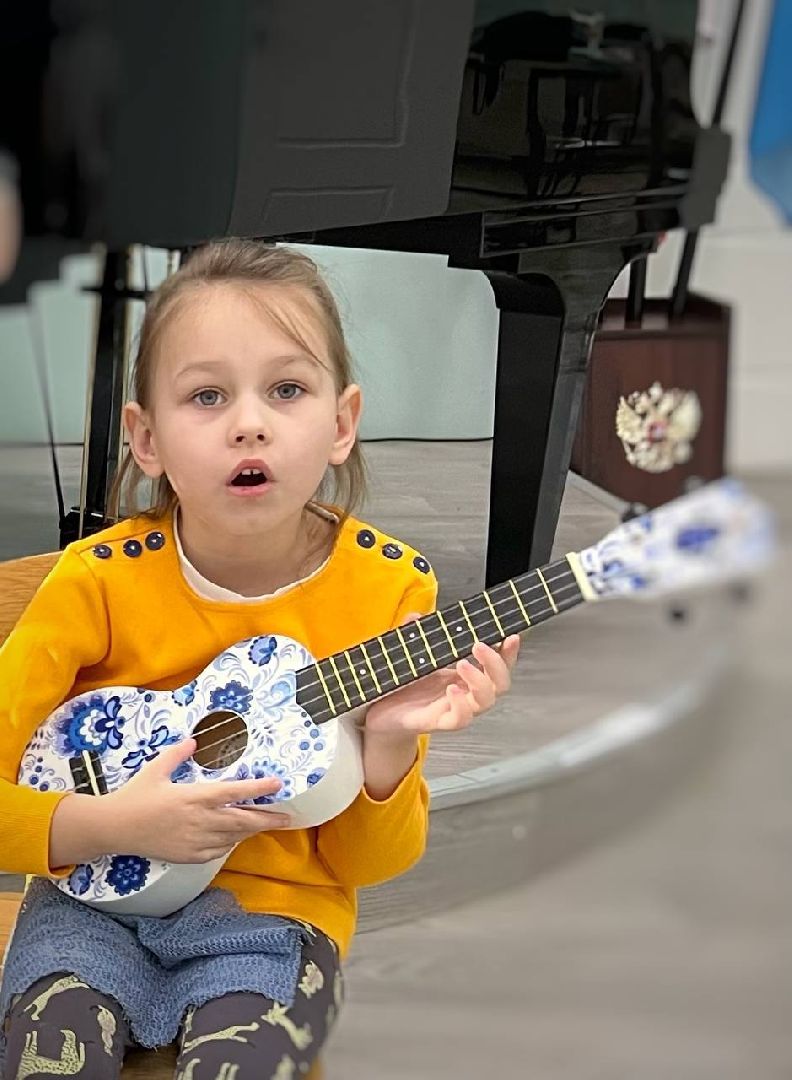 Зарайск, Школа искусств Зарайск, укулеле, укулеле для дошкольников, обучение игре на укулеле,