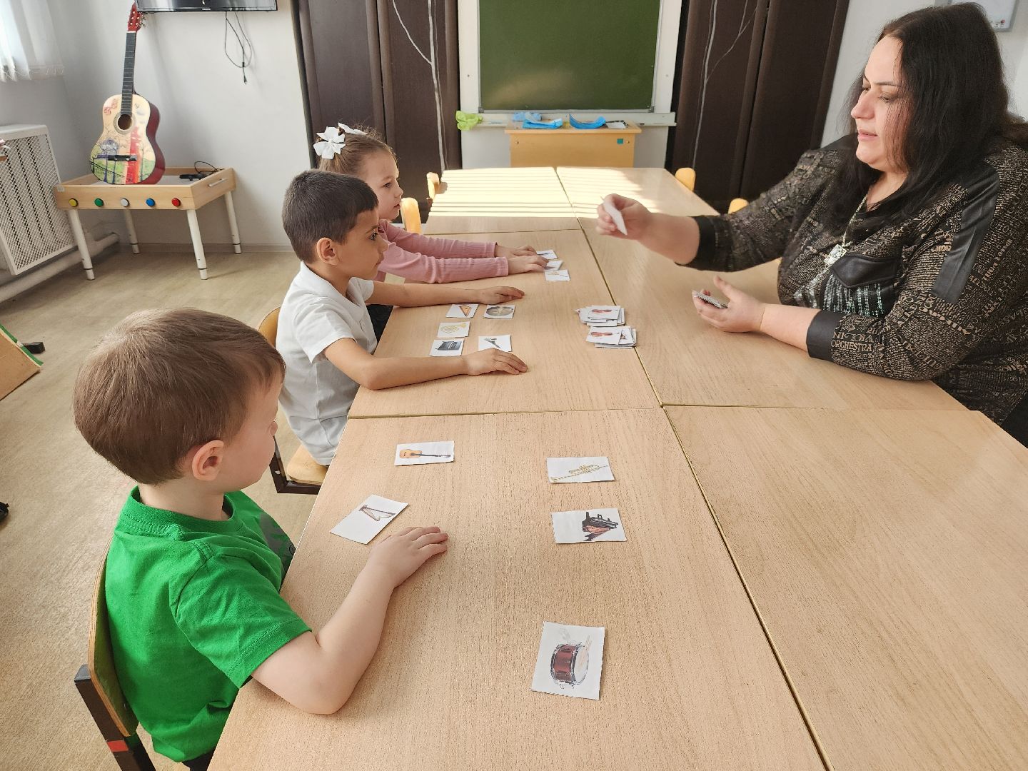 Зарайск, Школа искусств Зарайск, укулеле, укулеле для дошкольников, обучение игре на укулеле,