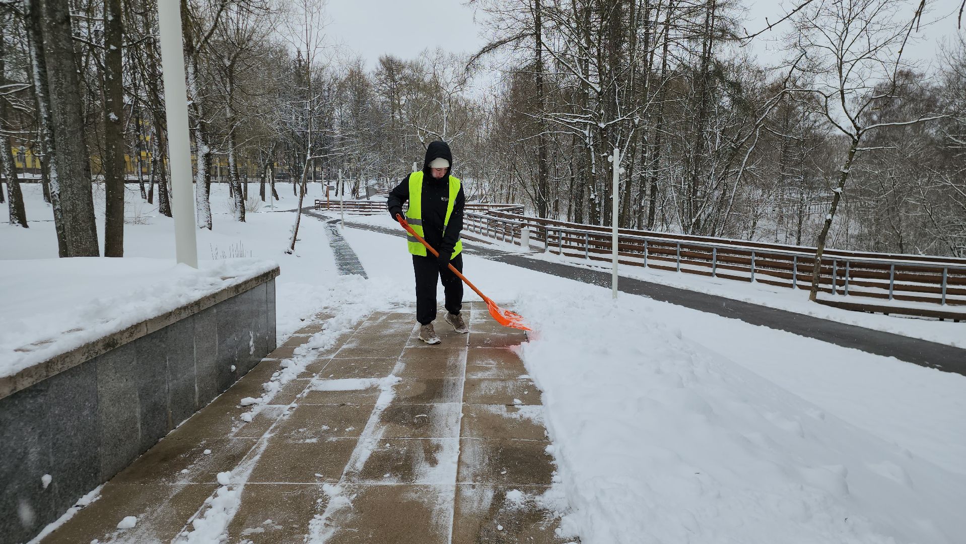 Снег, Истра, уборка снега, Парк,
