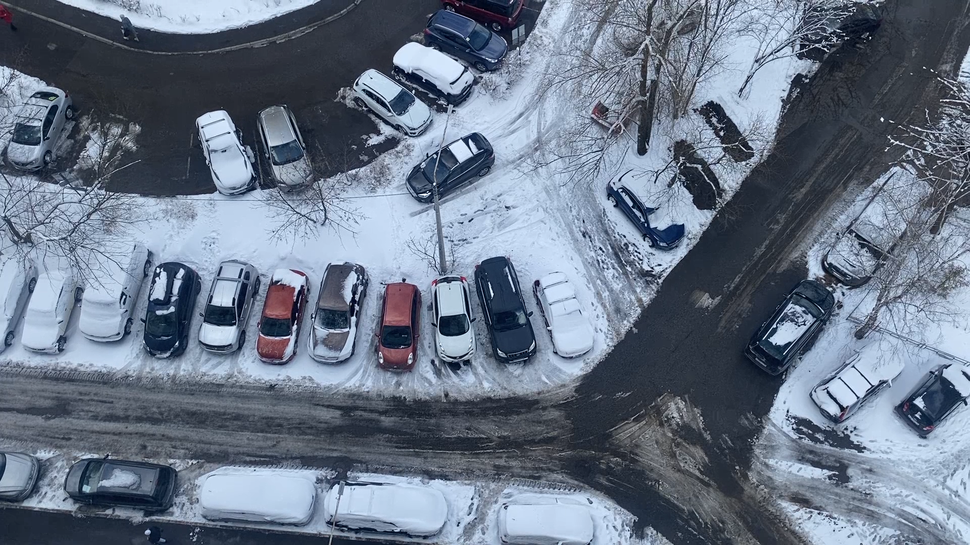 уборка снега, власиха жкх, снег в апреле, микрорайон заозерный, власиха заозерный,