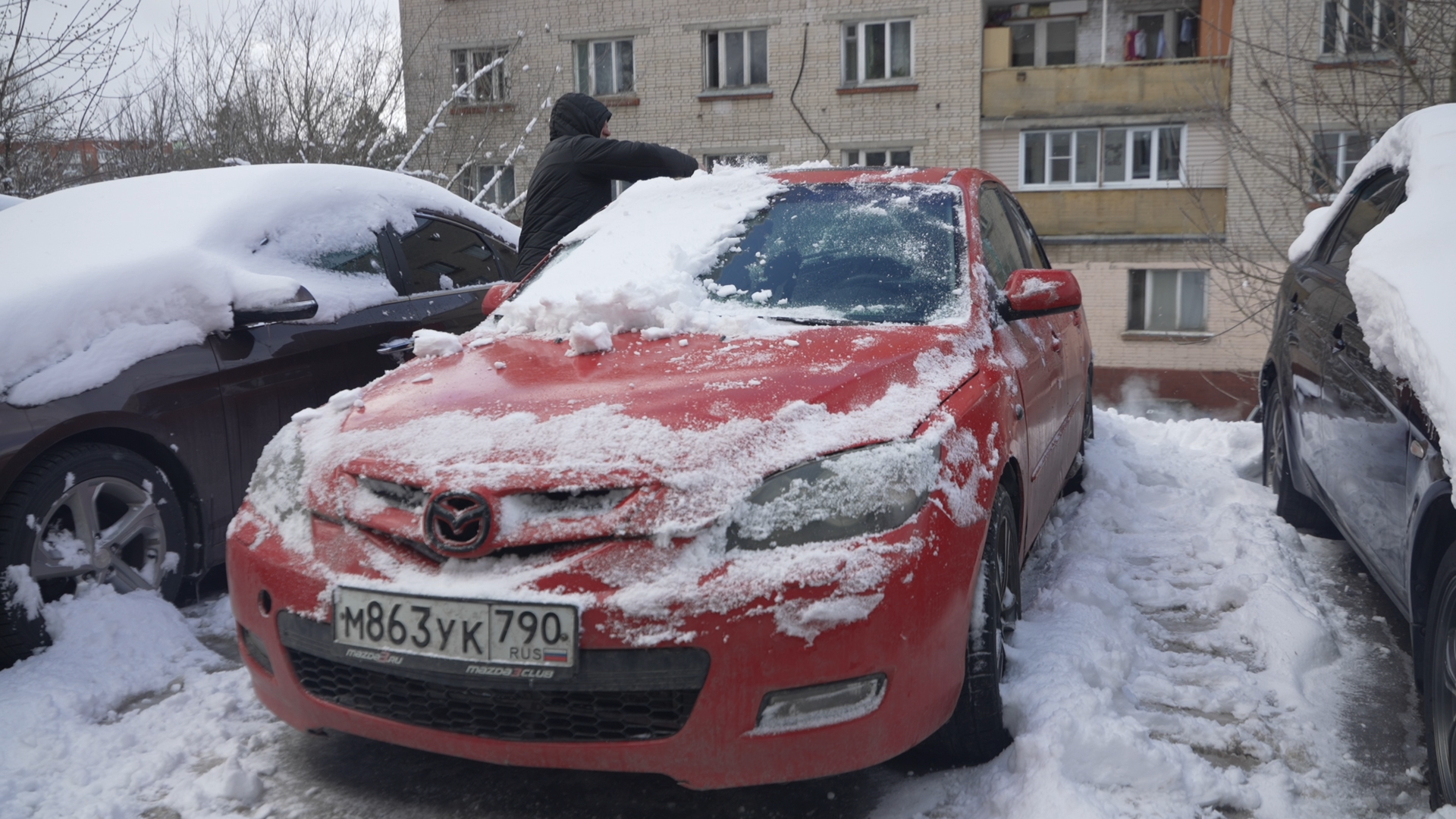 уборка снега, власиха жкх, снег в апреле, микрорайон заозерный, власиха заозерный,