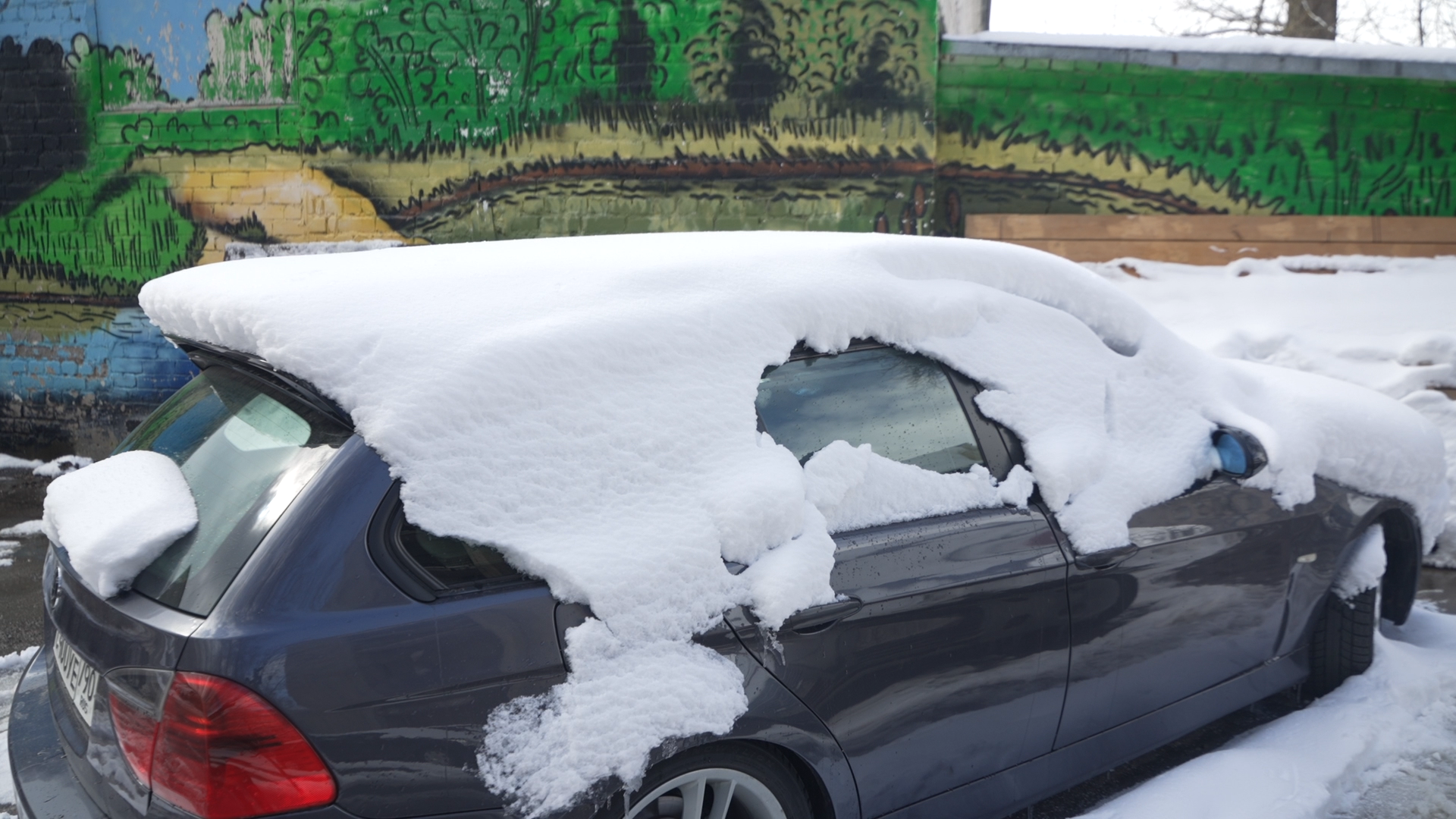 уборка снега, власиха жкх, снег в апреле, микрорайон заозерный, власиха заозерный,