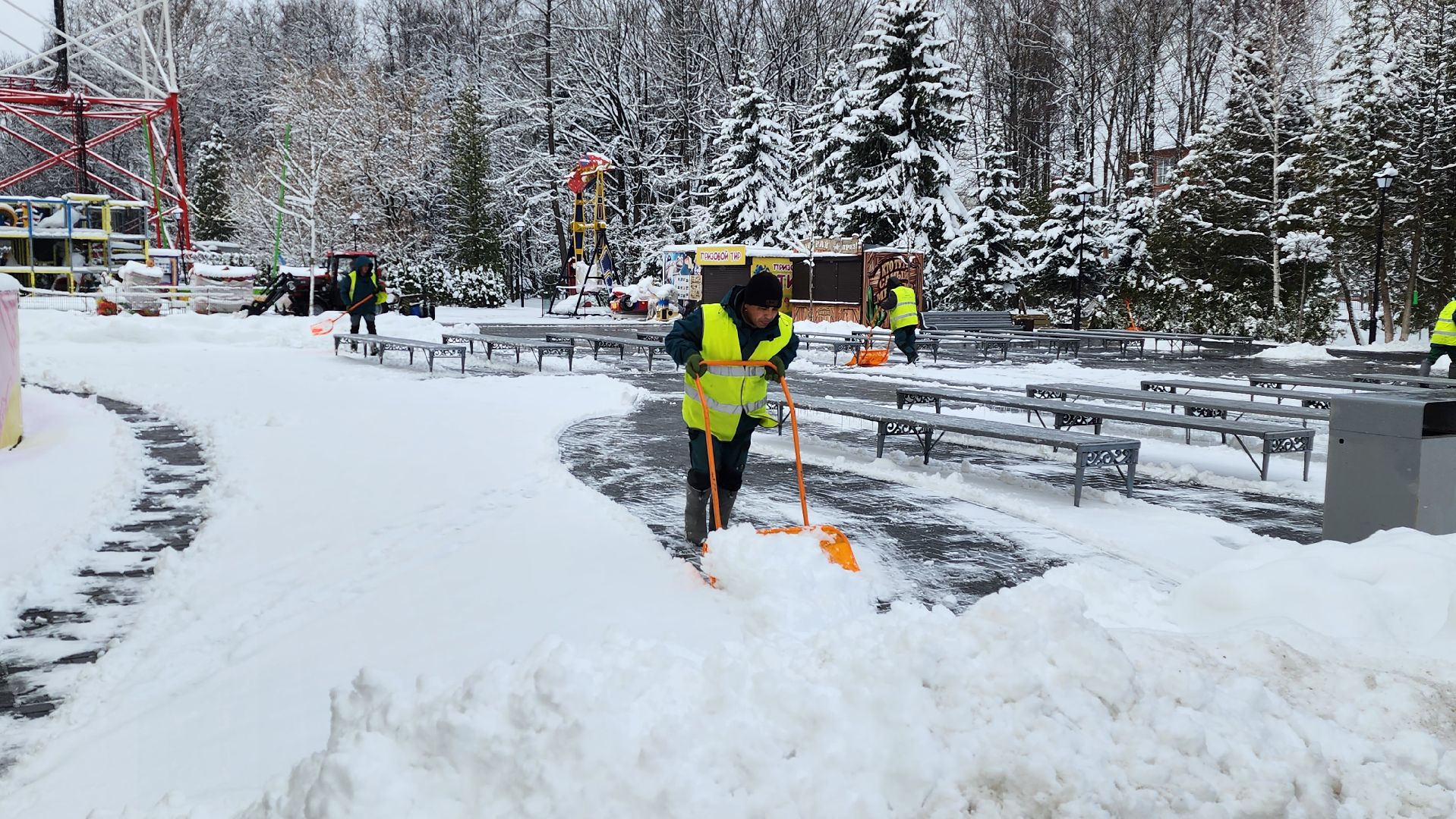истра, парки, уборка снега,